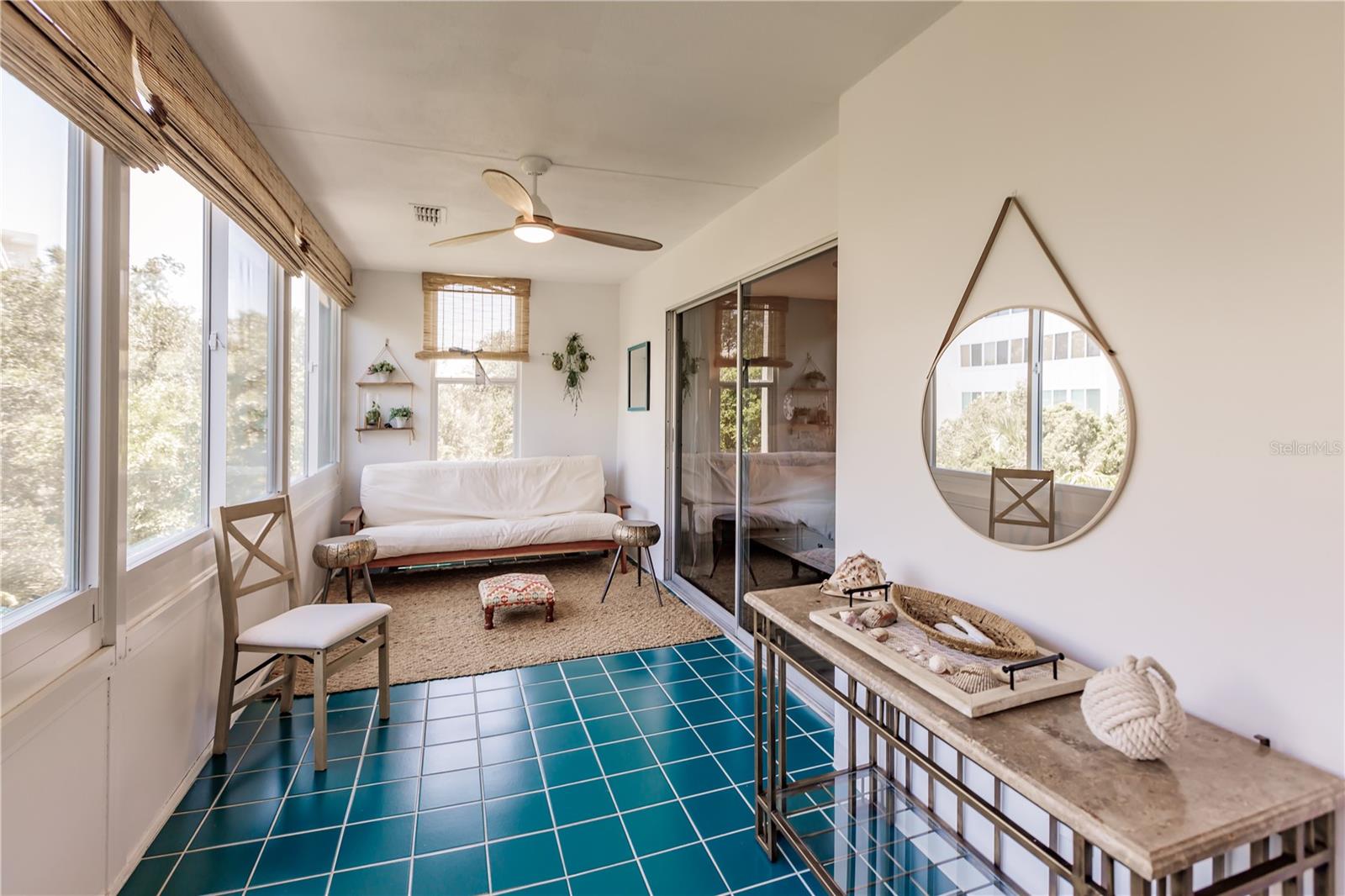 1200 E PEPPERTREE LN #303, SARASOTA, FL, 34242