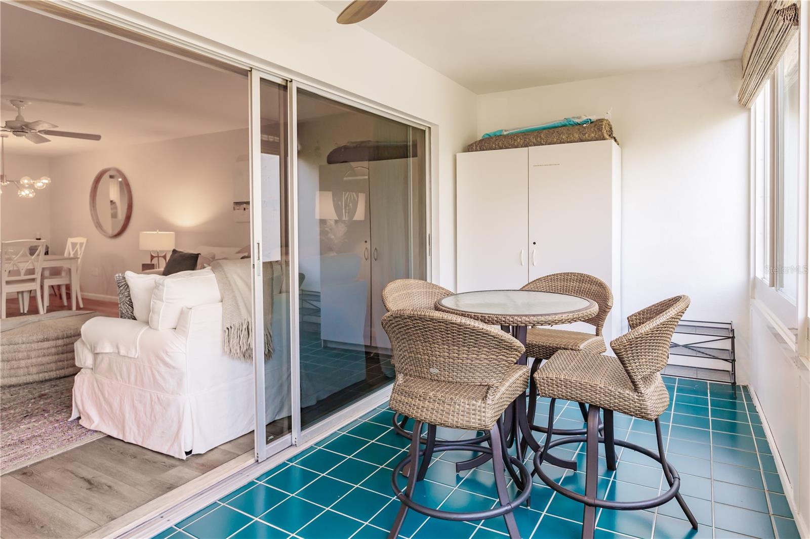 1200 E PEPPERTREE LN #303, SARASOTA, FL, 34242