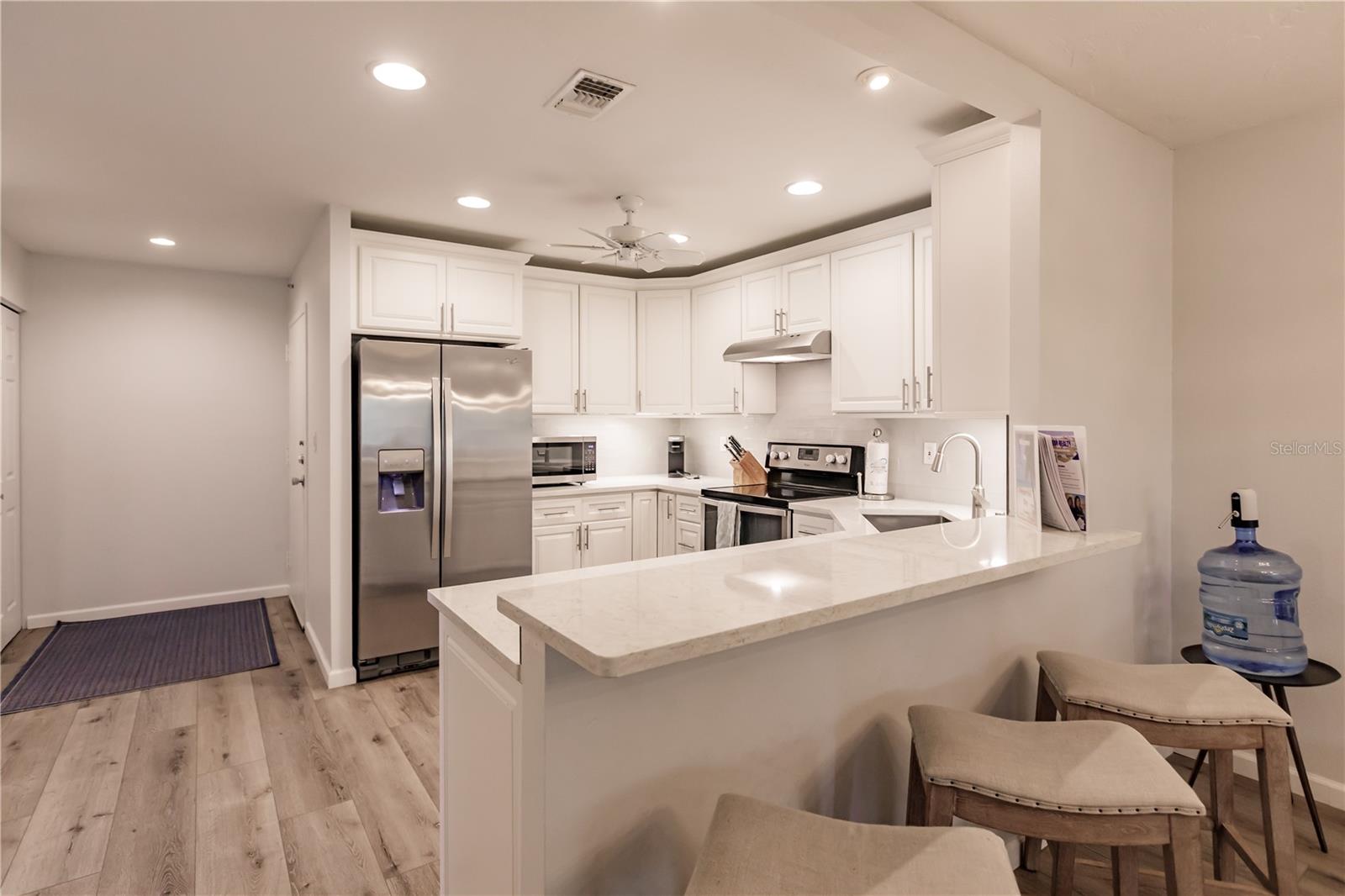 1200 E PEPPERTREE LN #303, SARASOTA, FL, 34242