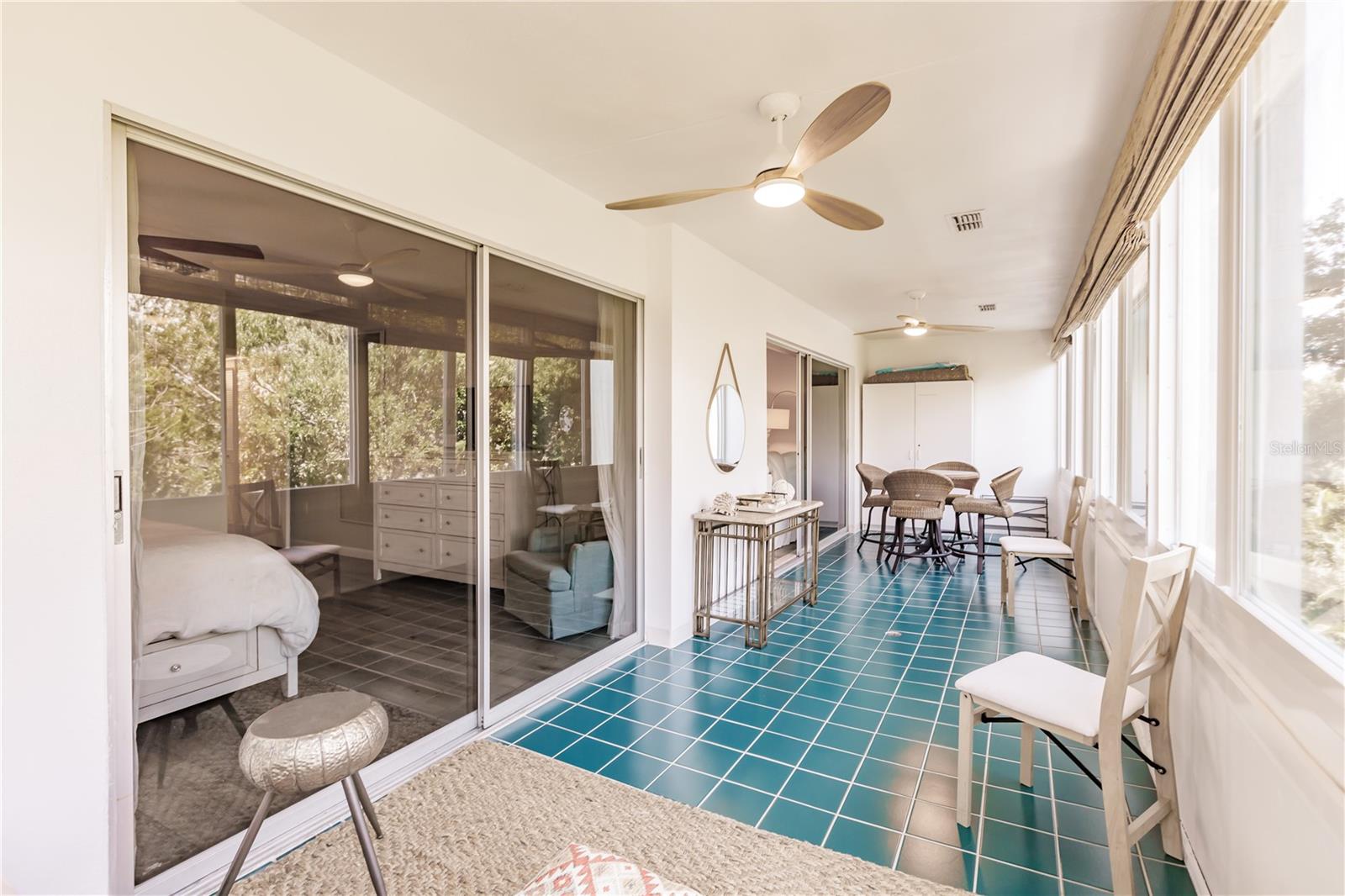 1200 E PEPPERTREE LN #303, SARASOTA, FL, 34242