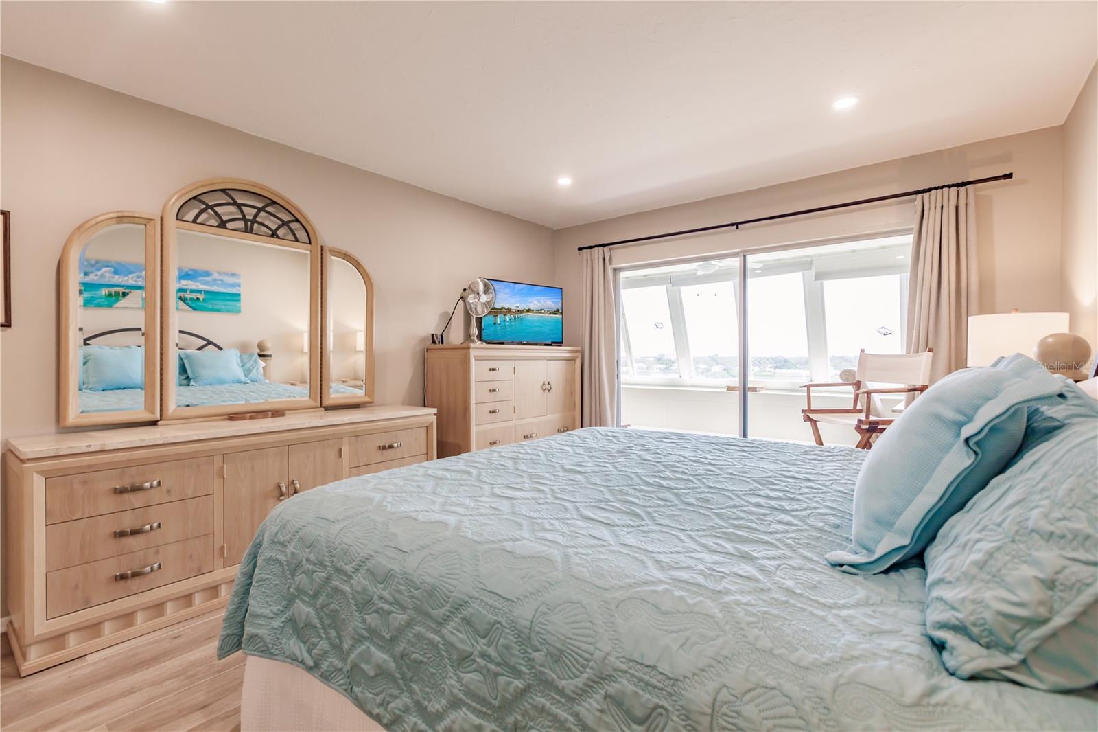 1200 E PEPPERTREE LN #602, SARASOTA, FL, 34242