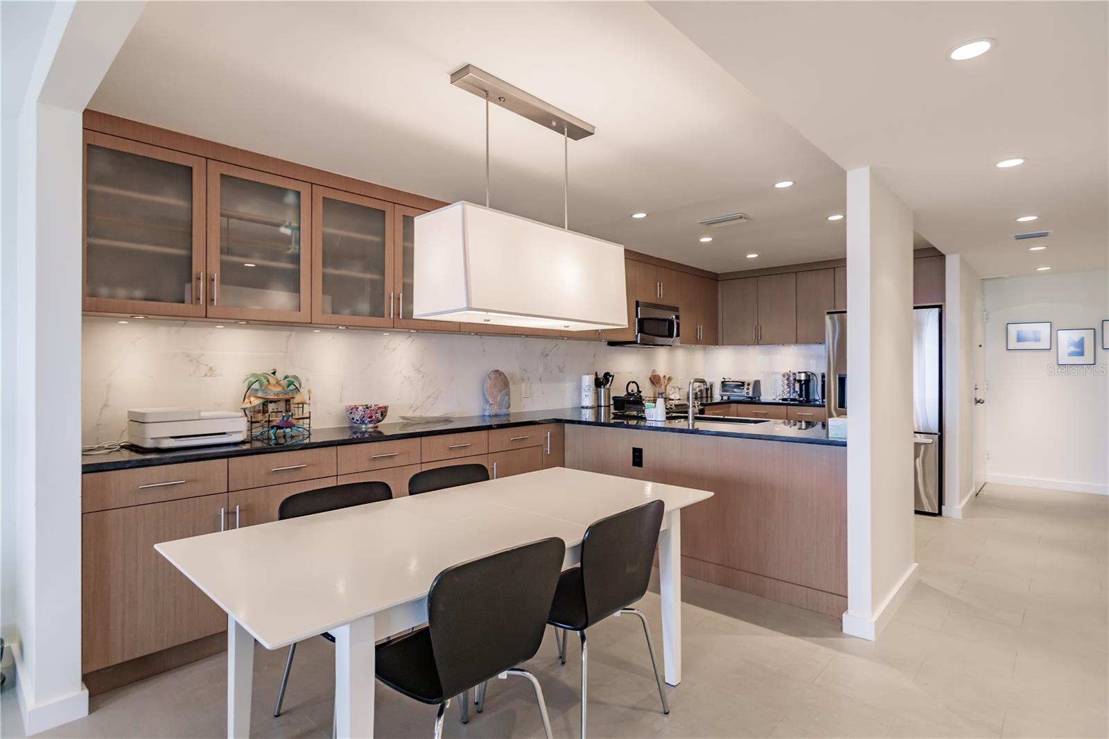 1255 E PEPPERTREE DR #601, SARASOTA, FL, 34242