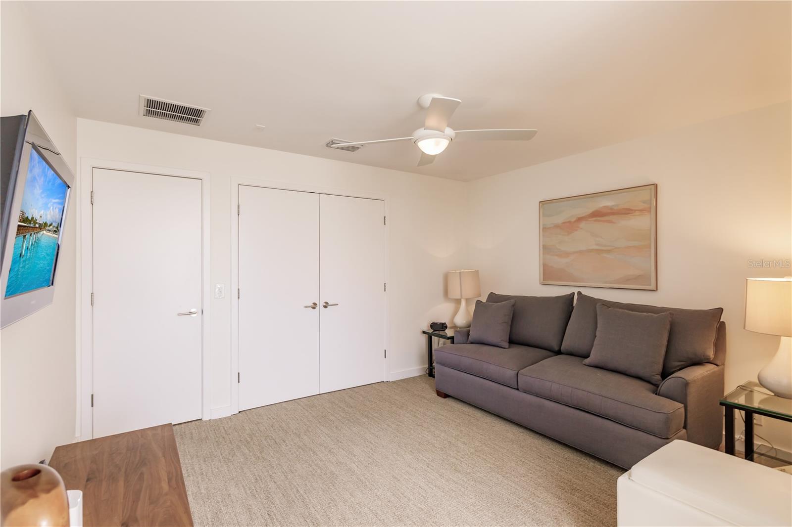 1255 E PEPPERTREE DR #601, SARASOTA, FL, 34242