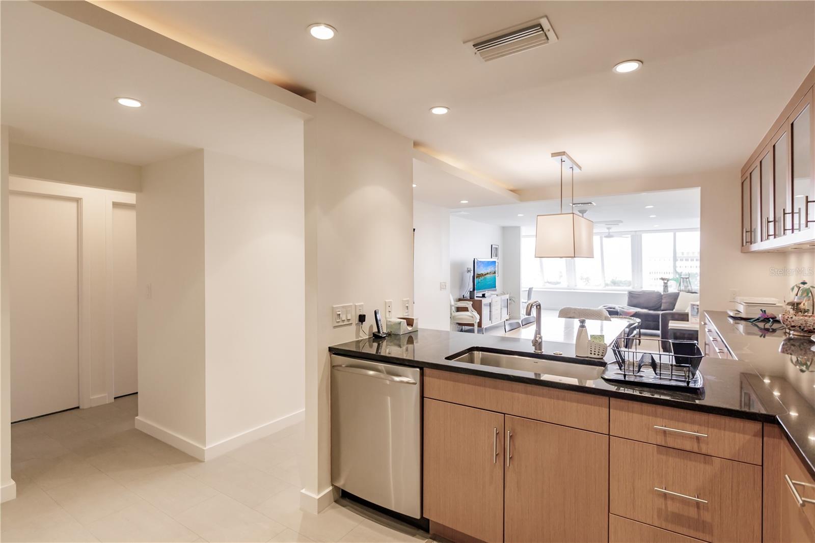 1255 E PEPPERTREE DR #601, SARASOTA, FL, 34242