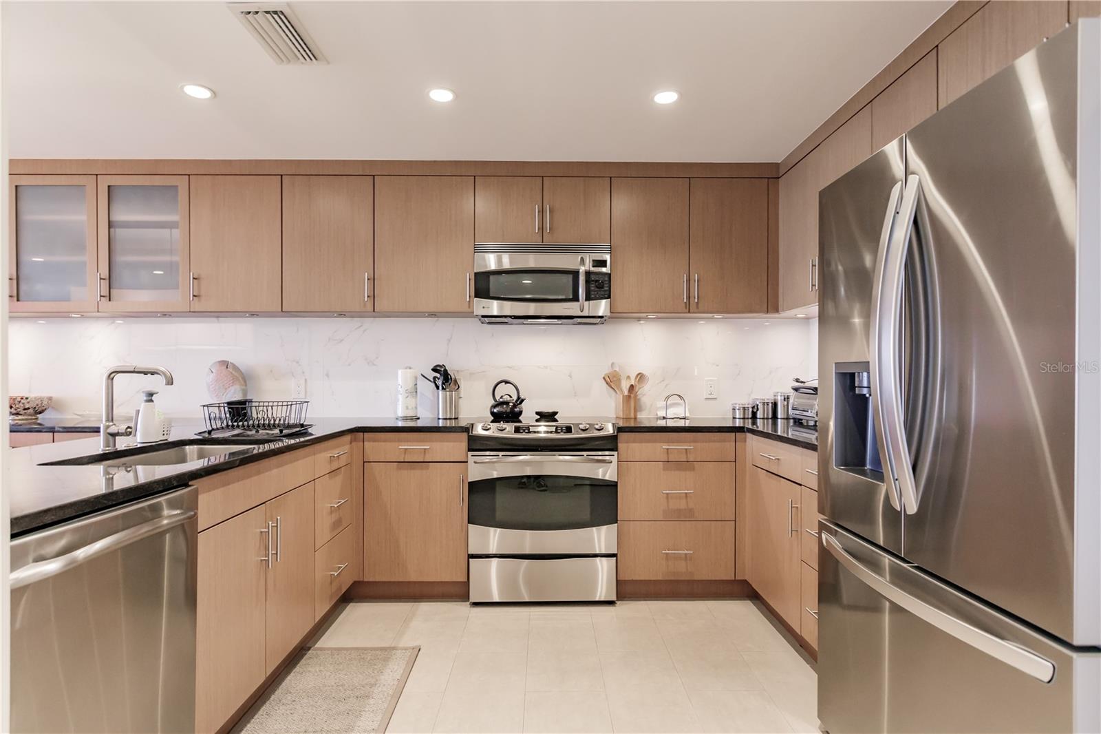 1255 E PEPPERTREE DR #601, SARASOTA, FL, 34242