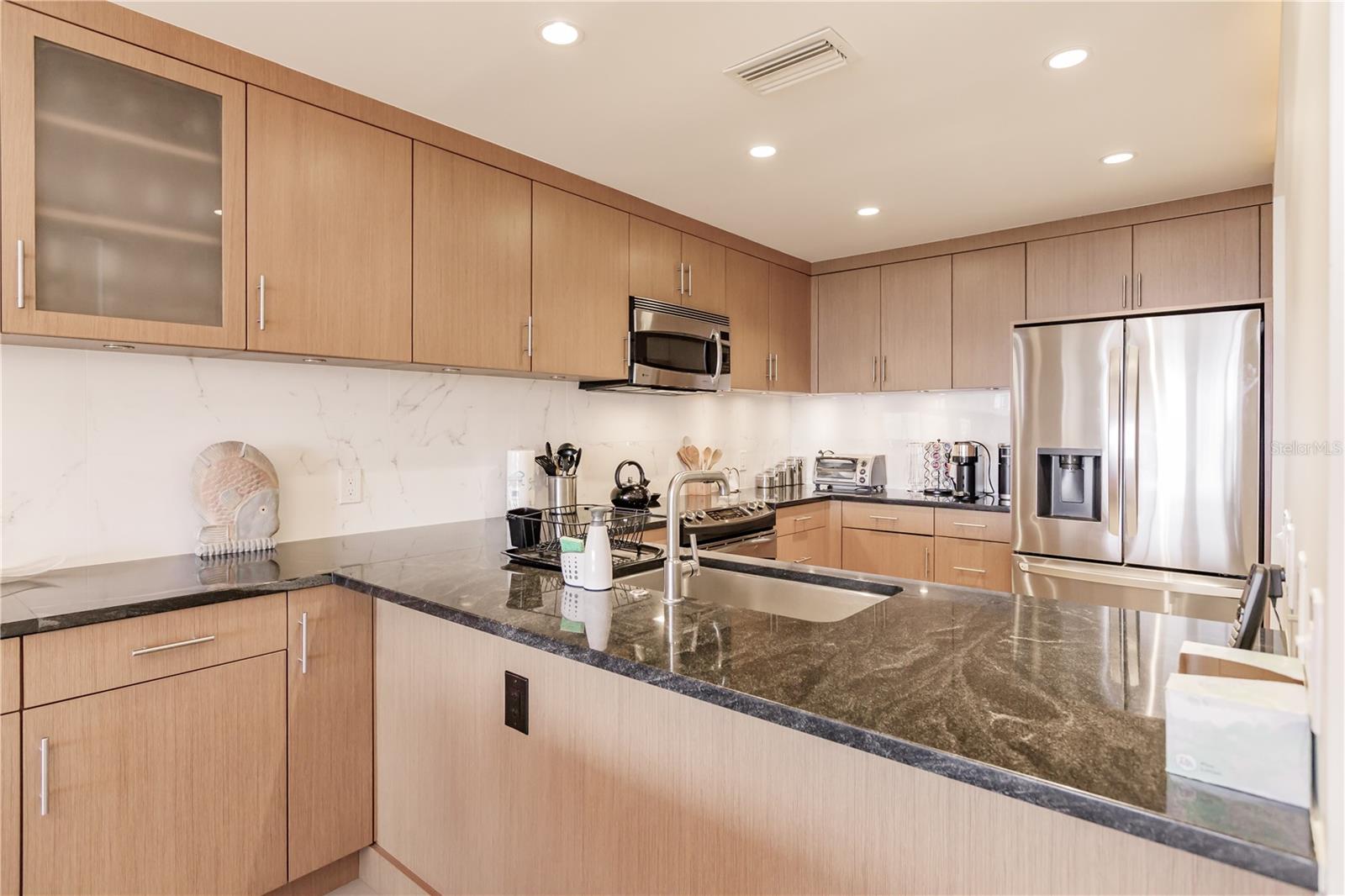 1255 E PEPPERTREE DR #601, SARASOTA, FL, 34242