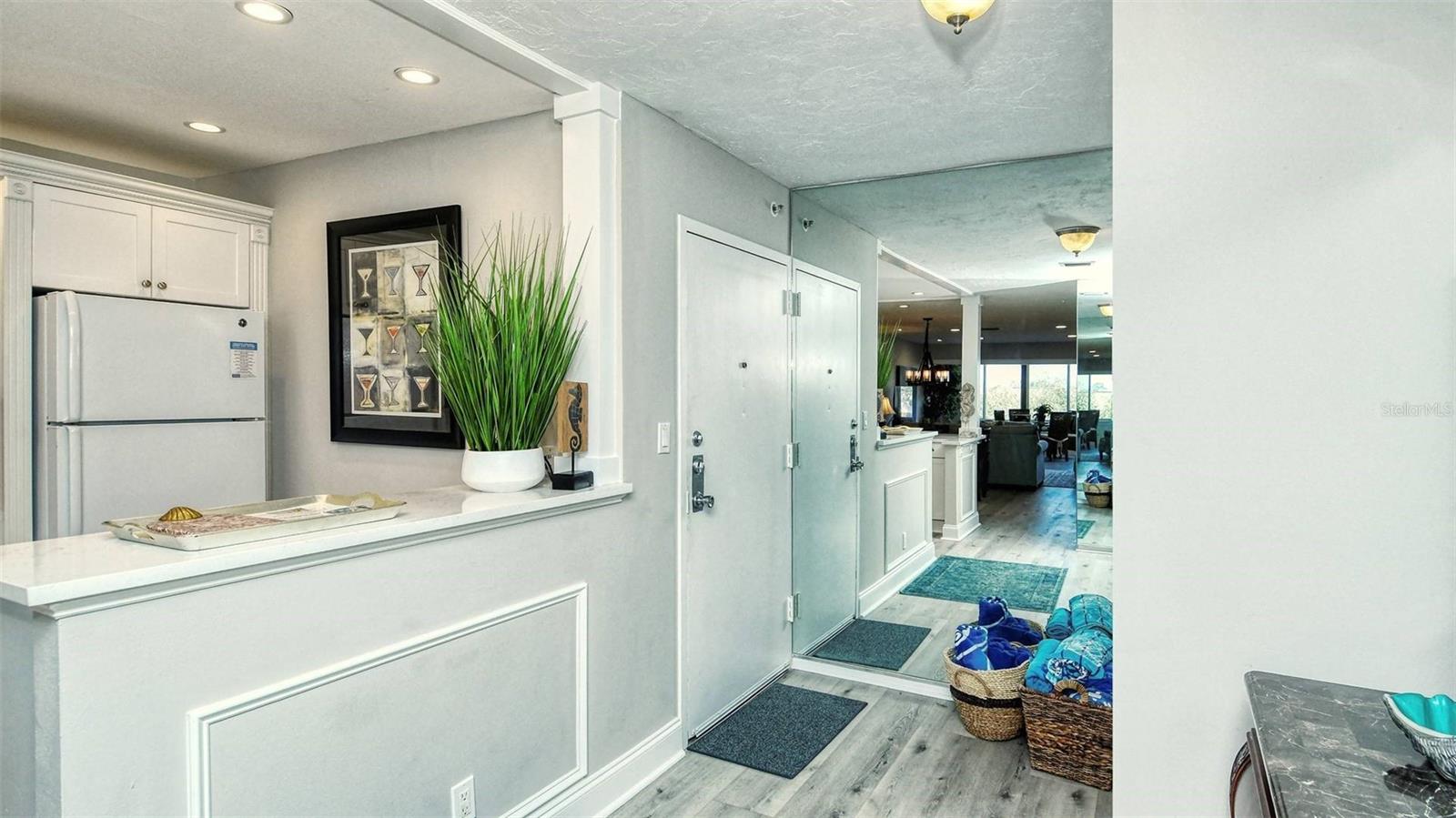 1255 E PEPPERTREE DR #305, SARASOTA, FL, 34242