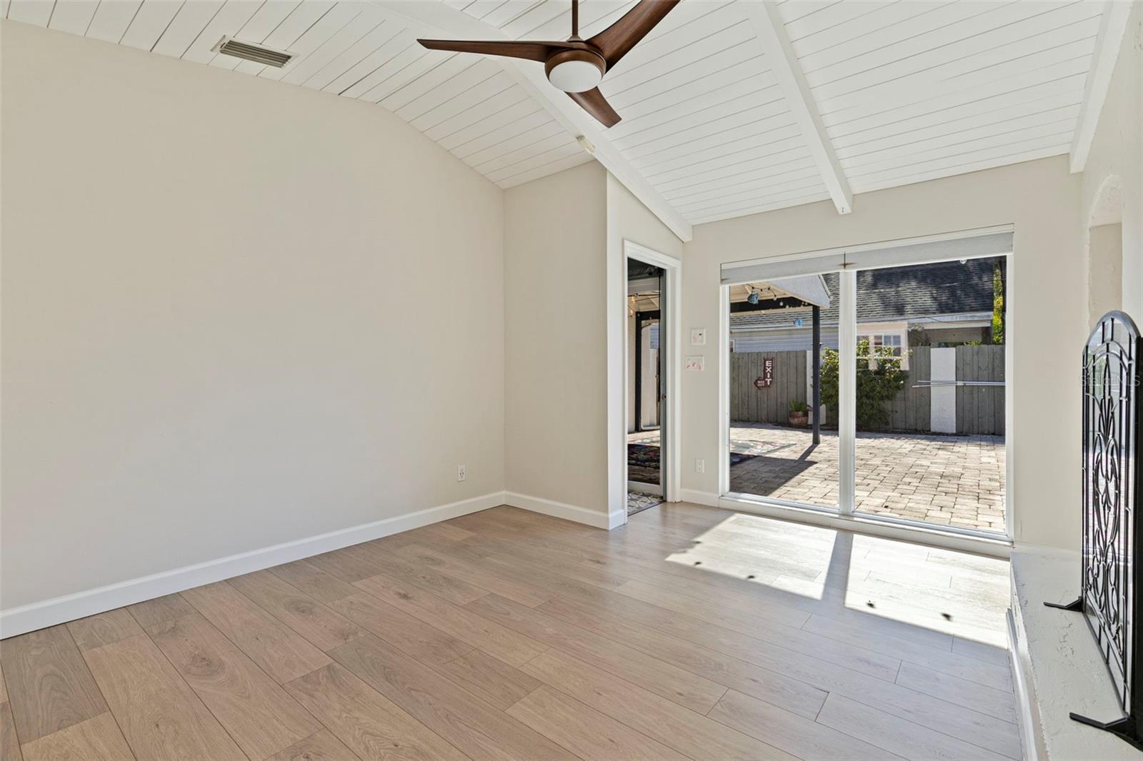 1610 14TH ST N, ST PETERSBURG, FL, 33704