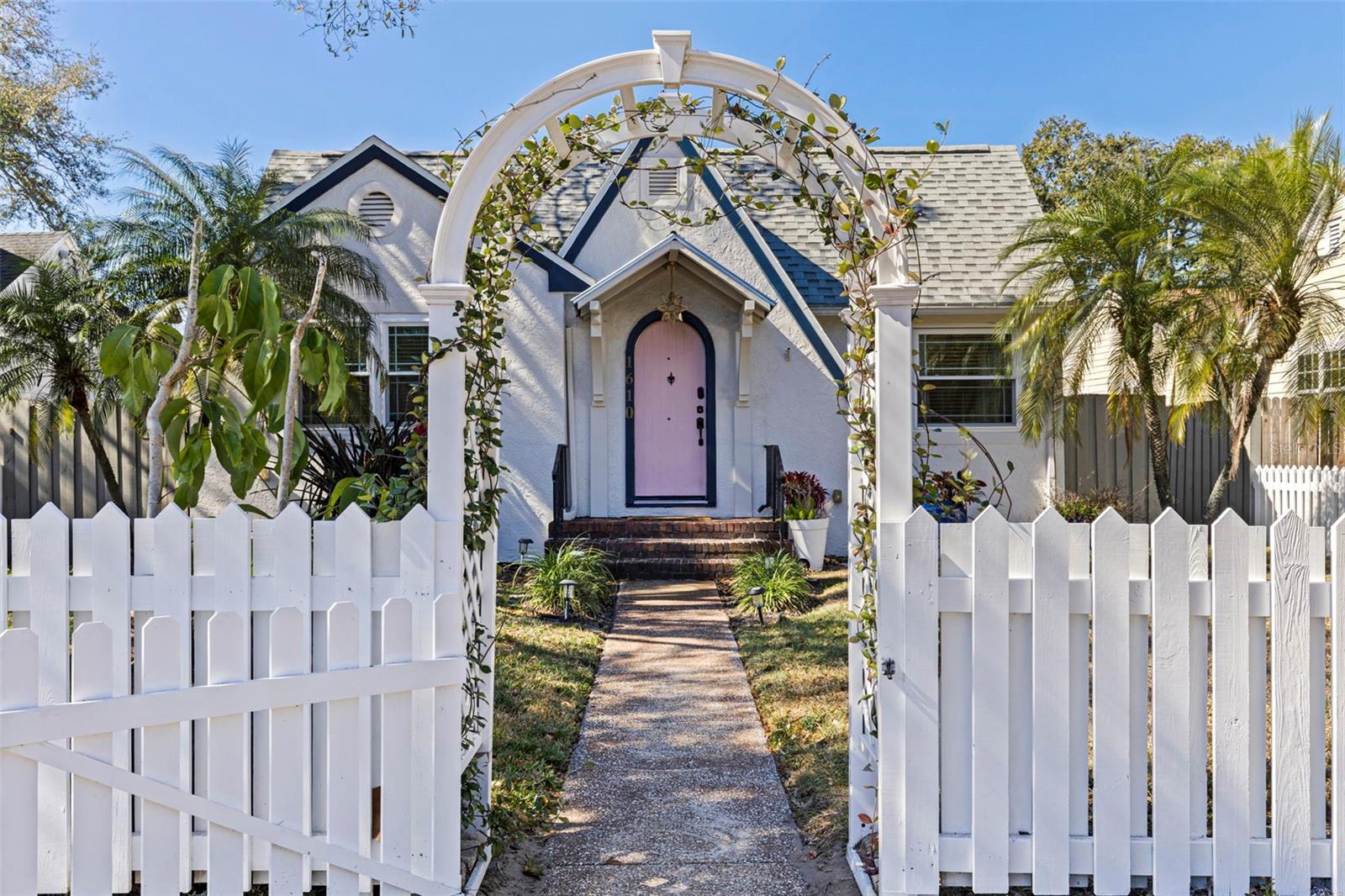 1610 14TH ST N, ST PETERSBURG, FL, 33704