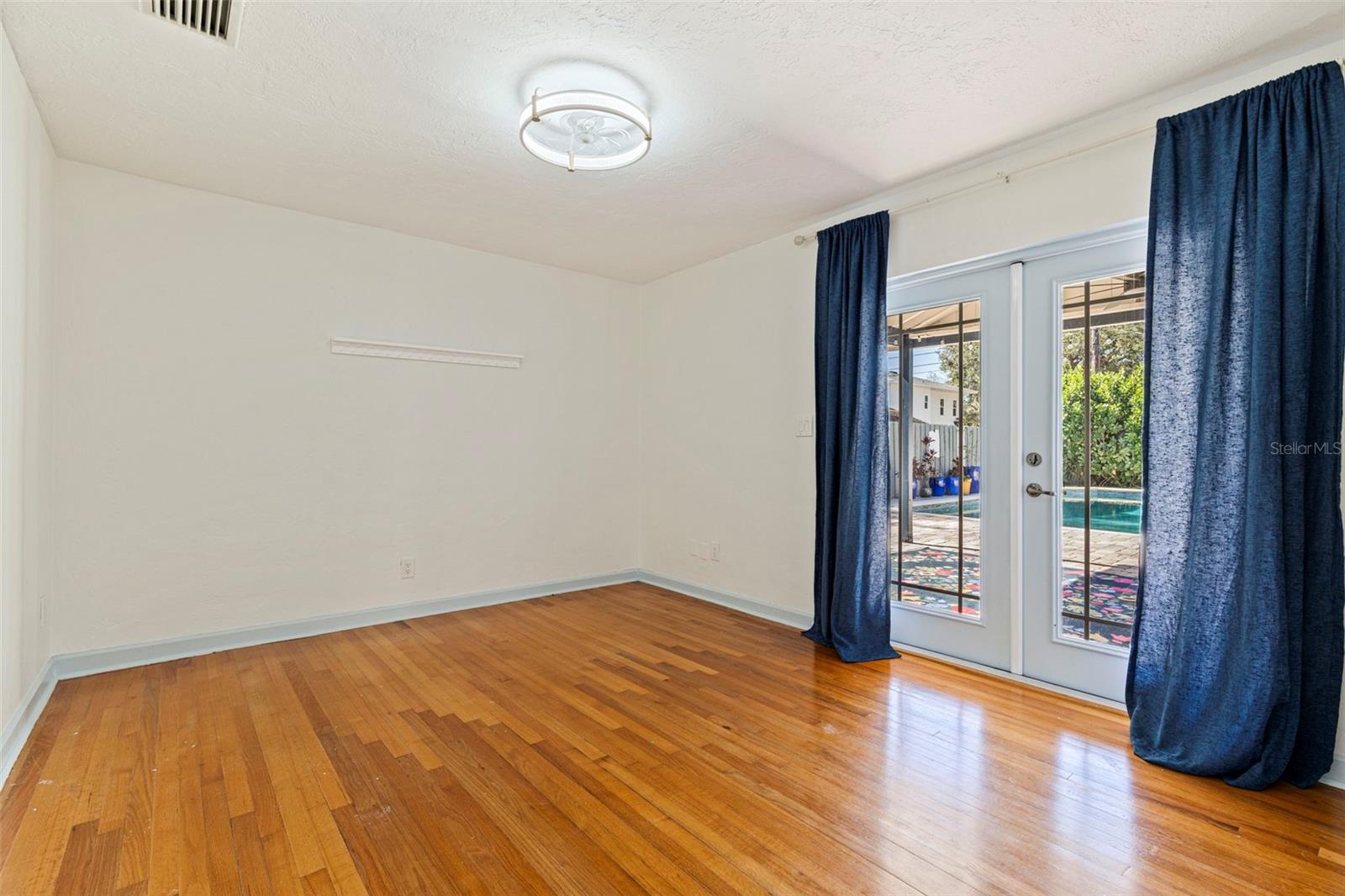 1610 14TH ST N, ST PETERSBURG, FL, 33704