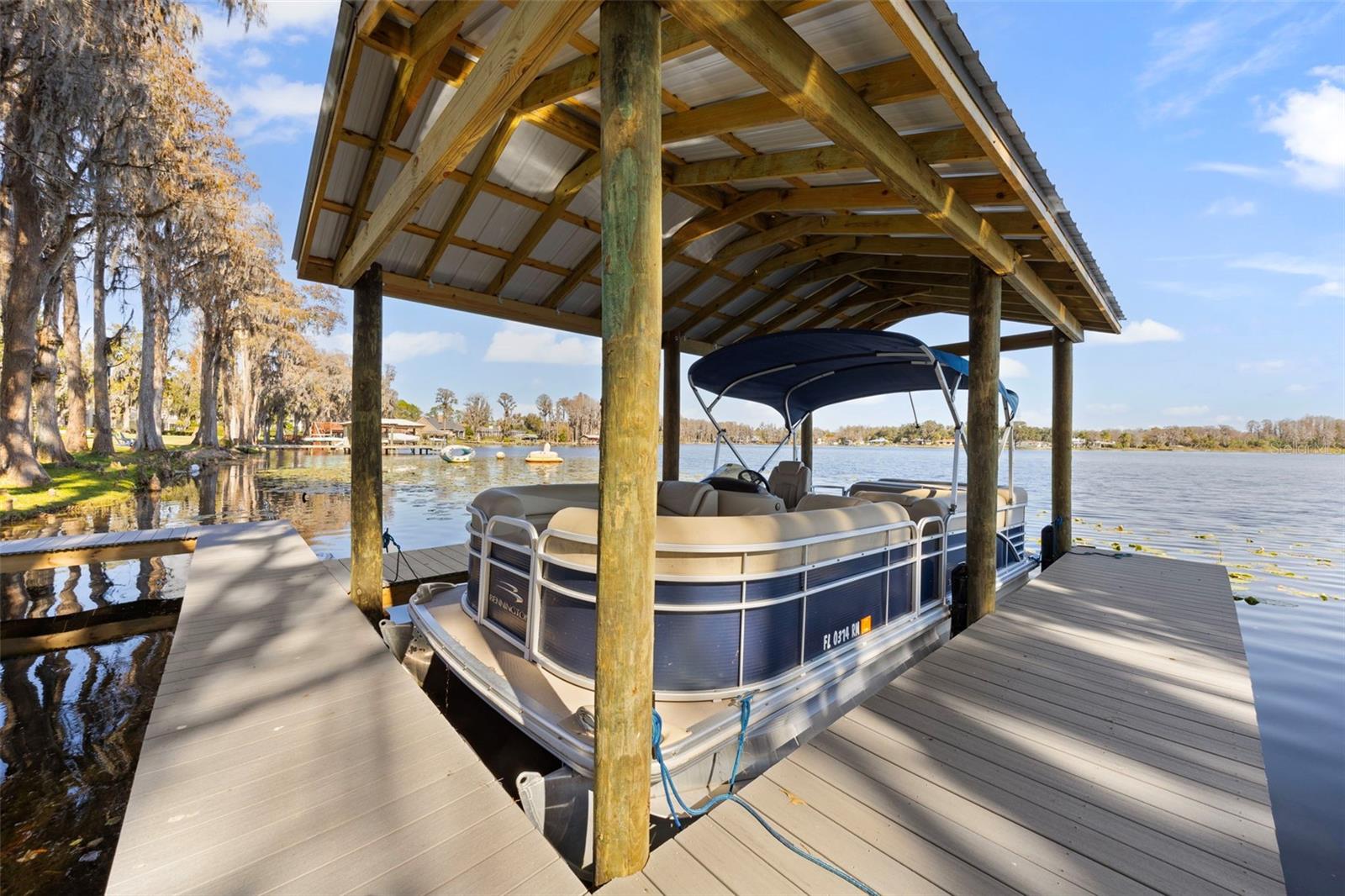 1006 LAKE COOPER DR, LUTZ, FL, 33548