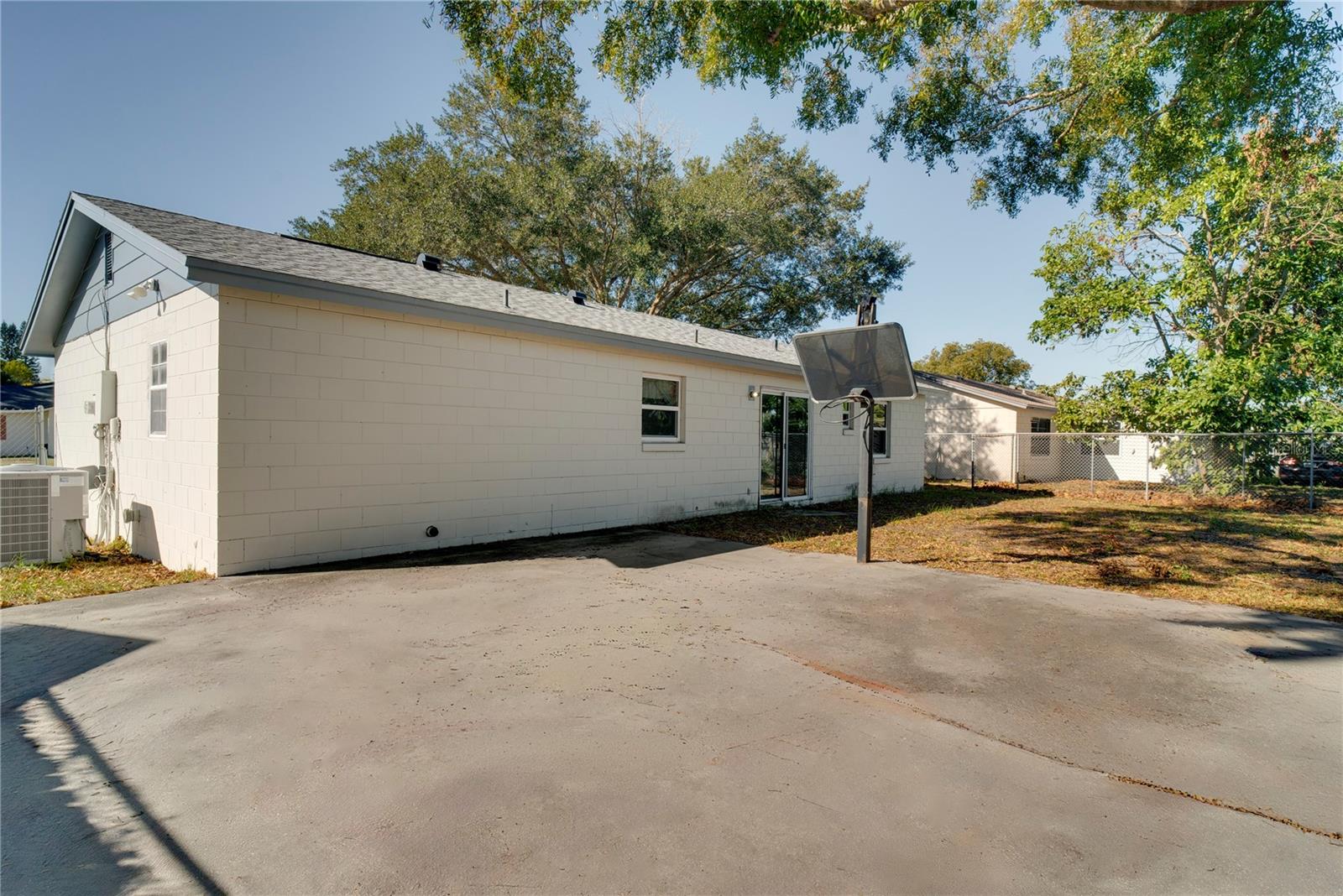 681 ROYAL PALM DR, KISSIMMEE, FL, 34743