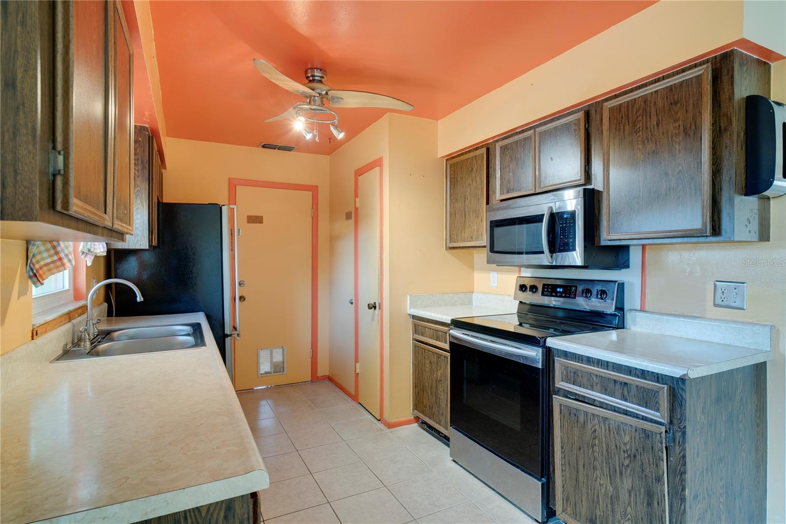 681 ROYAL PALM DR, KISSIMMEE, FL, 34743