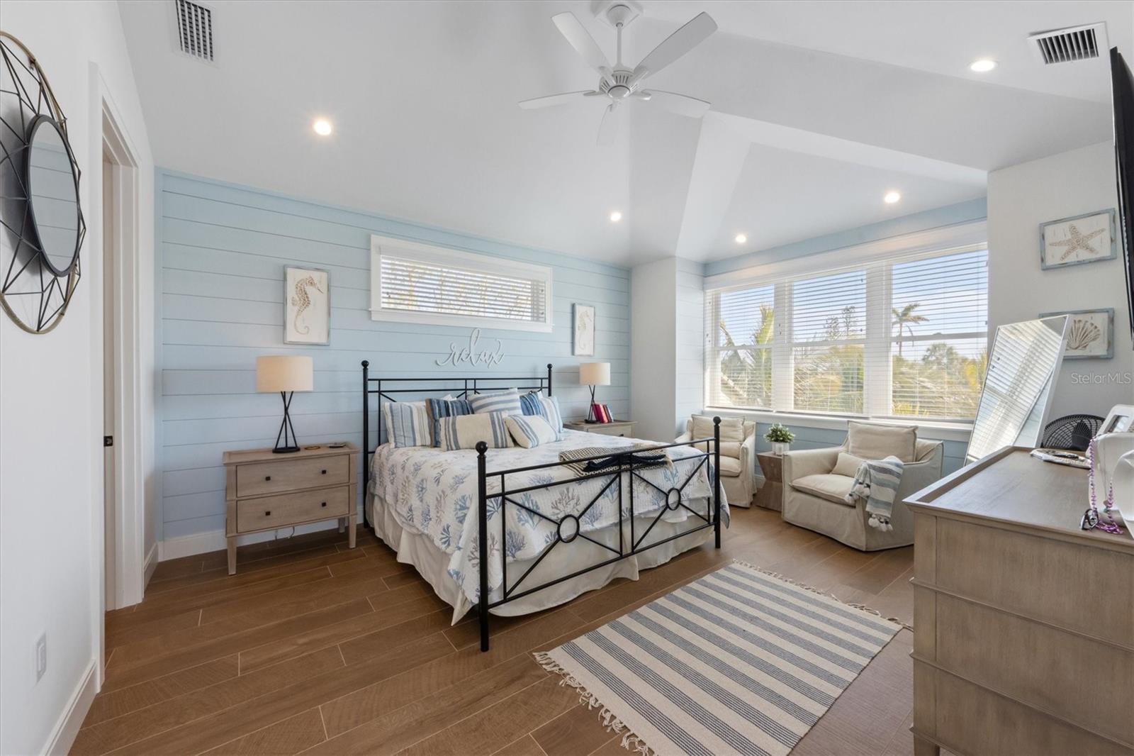 211 81ST ST #B, HOLMES BEACH, FL, 34217