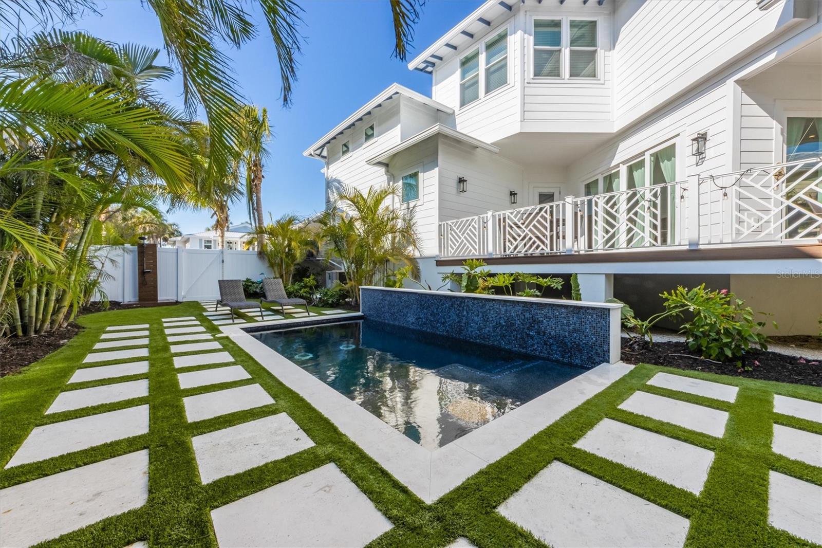 211 81ST ST #B, HOLMES BEACH, FL, 34217