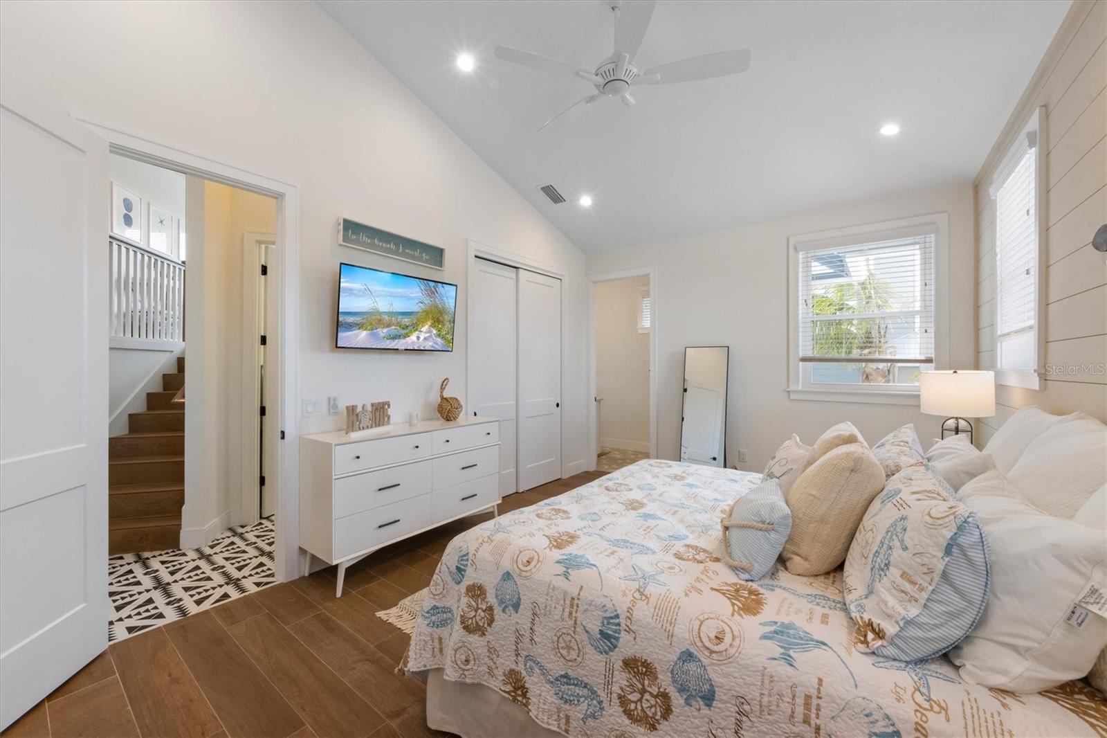 211 81ST ST #B, HOLMES BEACH, FL, 34217