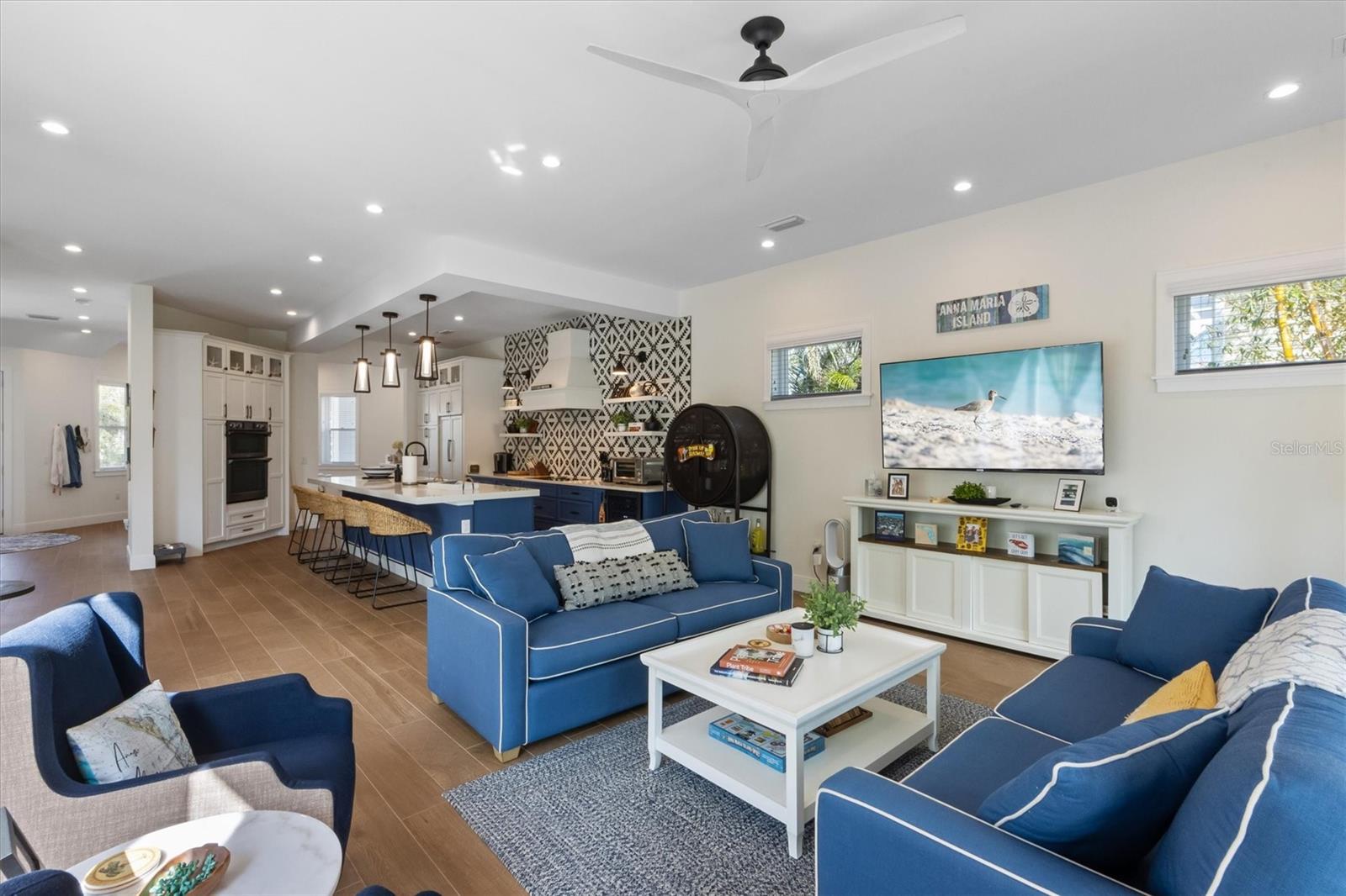 211 81ST ST #B, HOLMES BEACH, FL, 34217