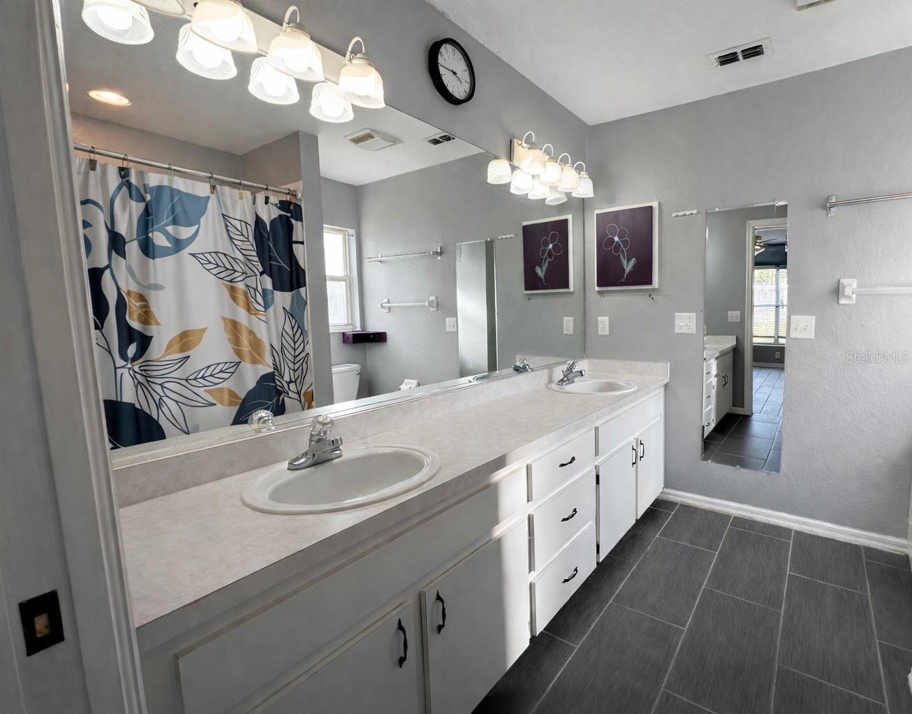 2329 SOUTH AVE, LEESBURG, FL, 34748