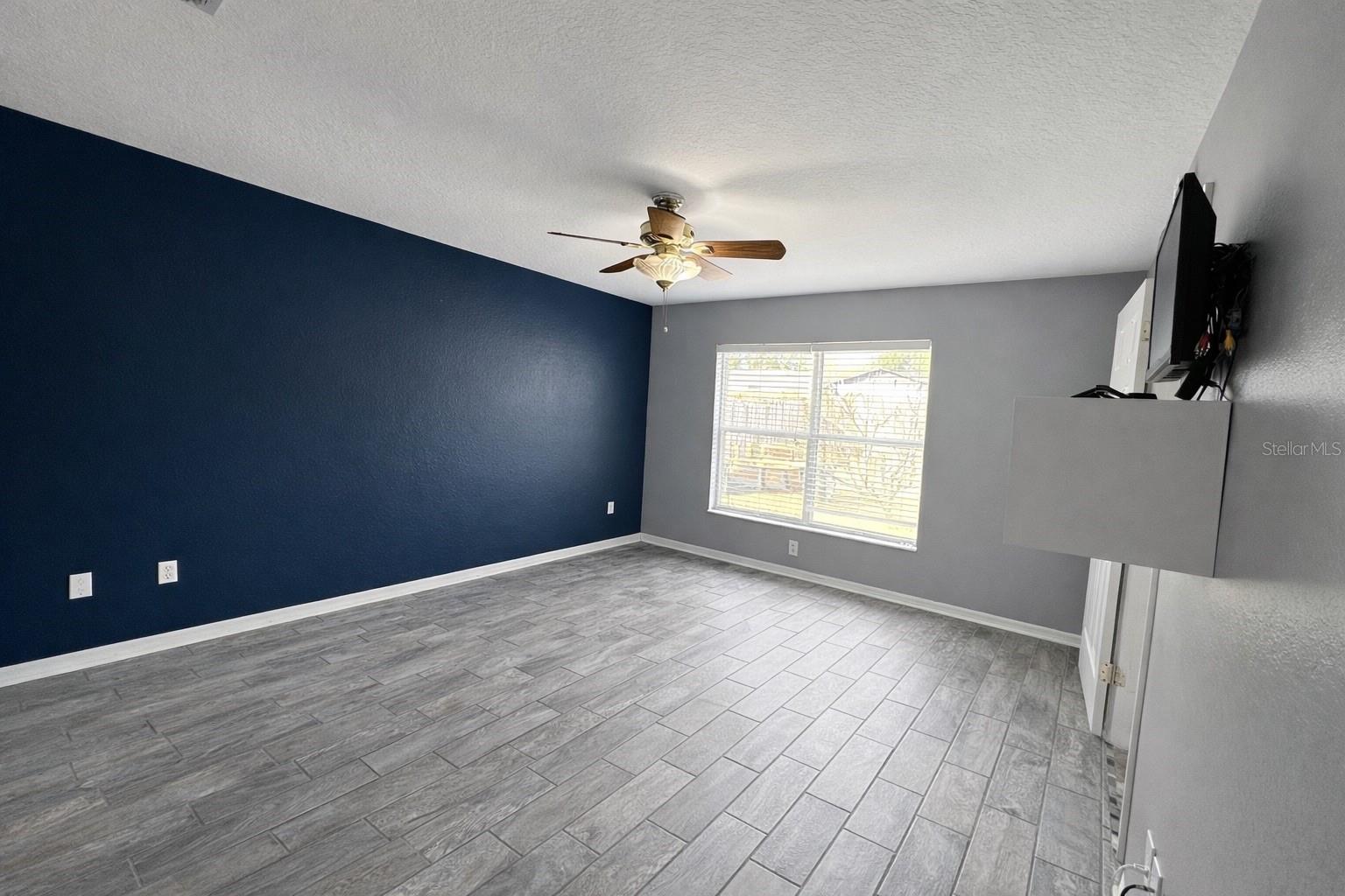 2329 SOUTH AVE, LEESBURG, FL, 34748