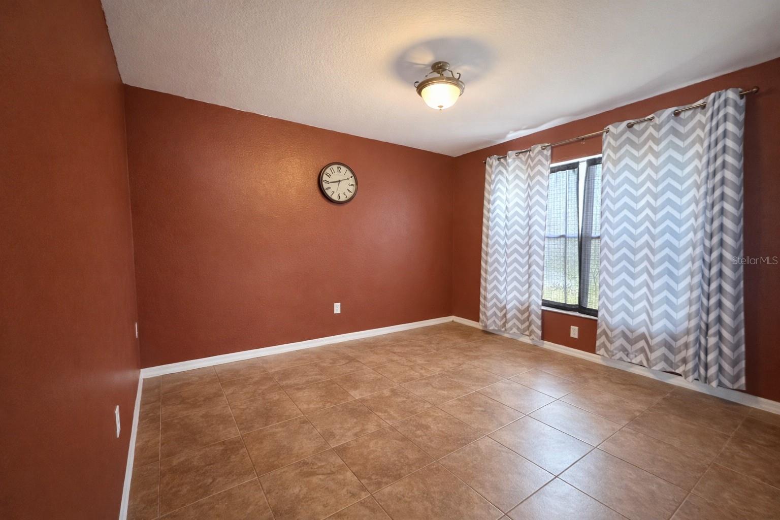 2329 SOUTH AVE, LEESBURG, FL, 34748