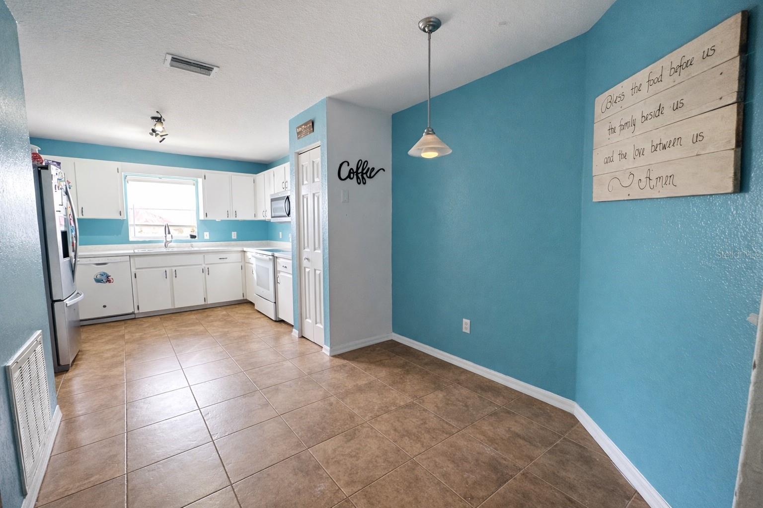 2329 SOUTH AVE, LEESBURG, FL, 34748