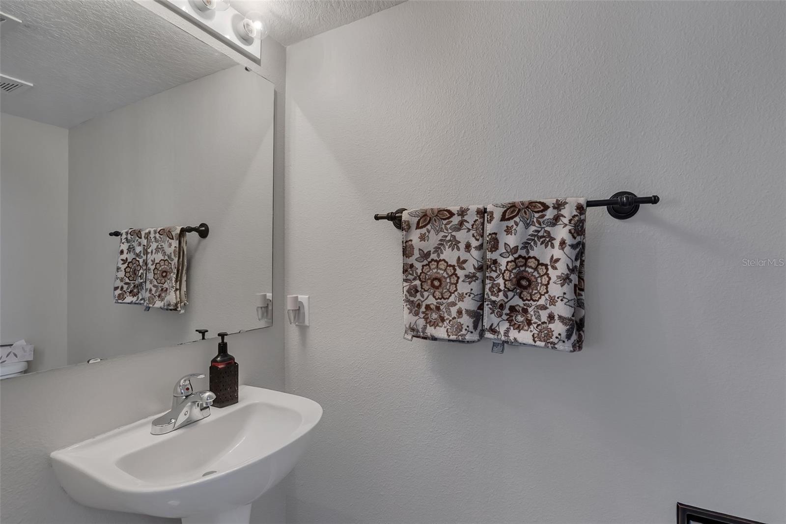 1600 DAYBREAK DR, FRUITLAND PARK, FL, 34731