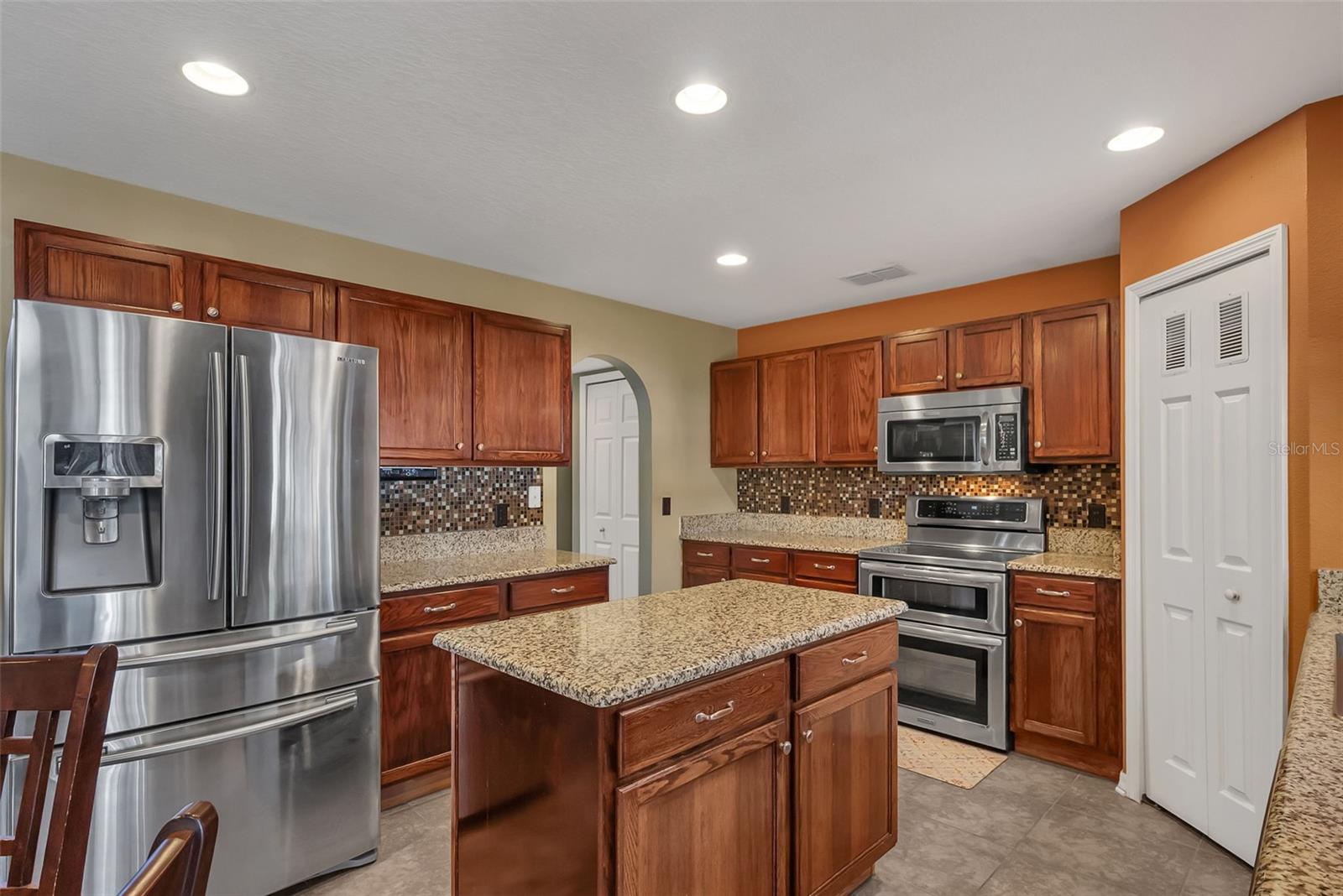 1600 DAYBREAK DR, FRUITLAND PARK, FL, 34731