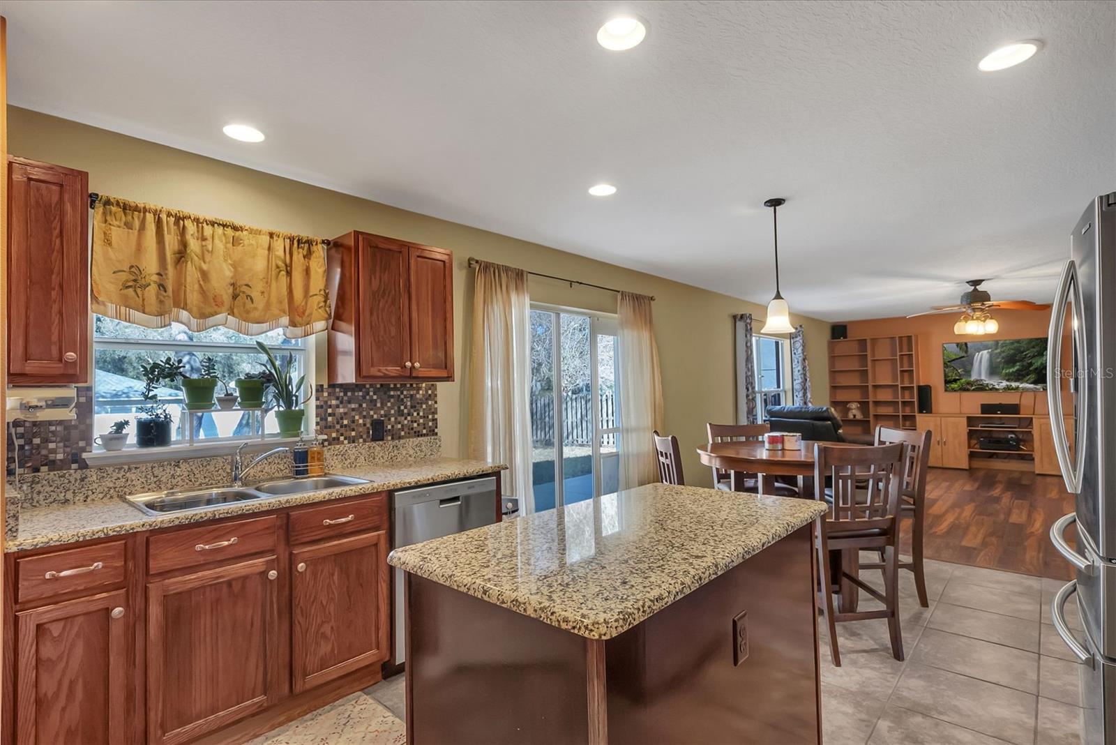 1600 DAYBREAK DR, FRUITLAND PARK, FL, 34731