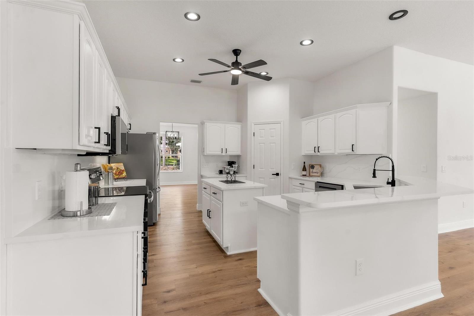 39634 HARBOR HILLS BLVD BLVD, LADY LAKE, FL, 32159