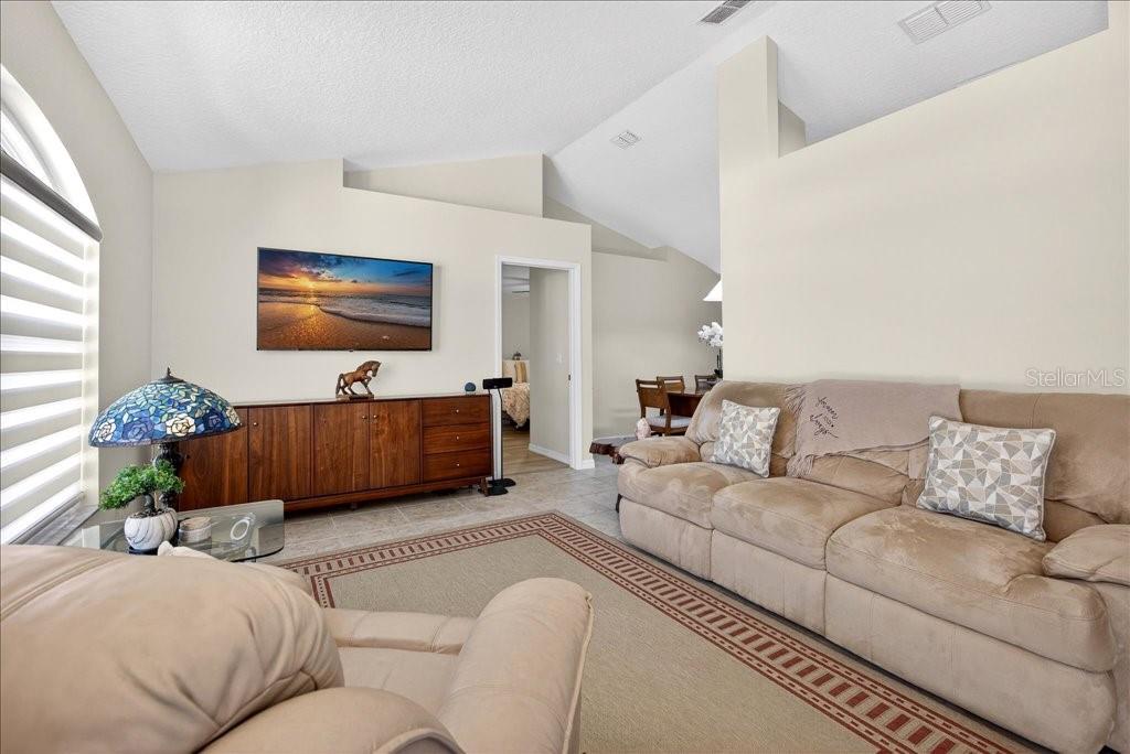 42 RUSSELL DR, PALM COAST, FL, 32164