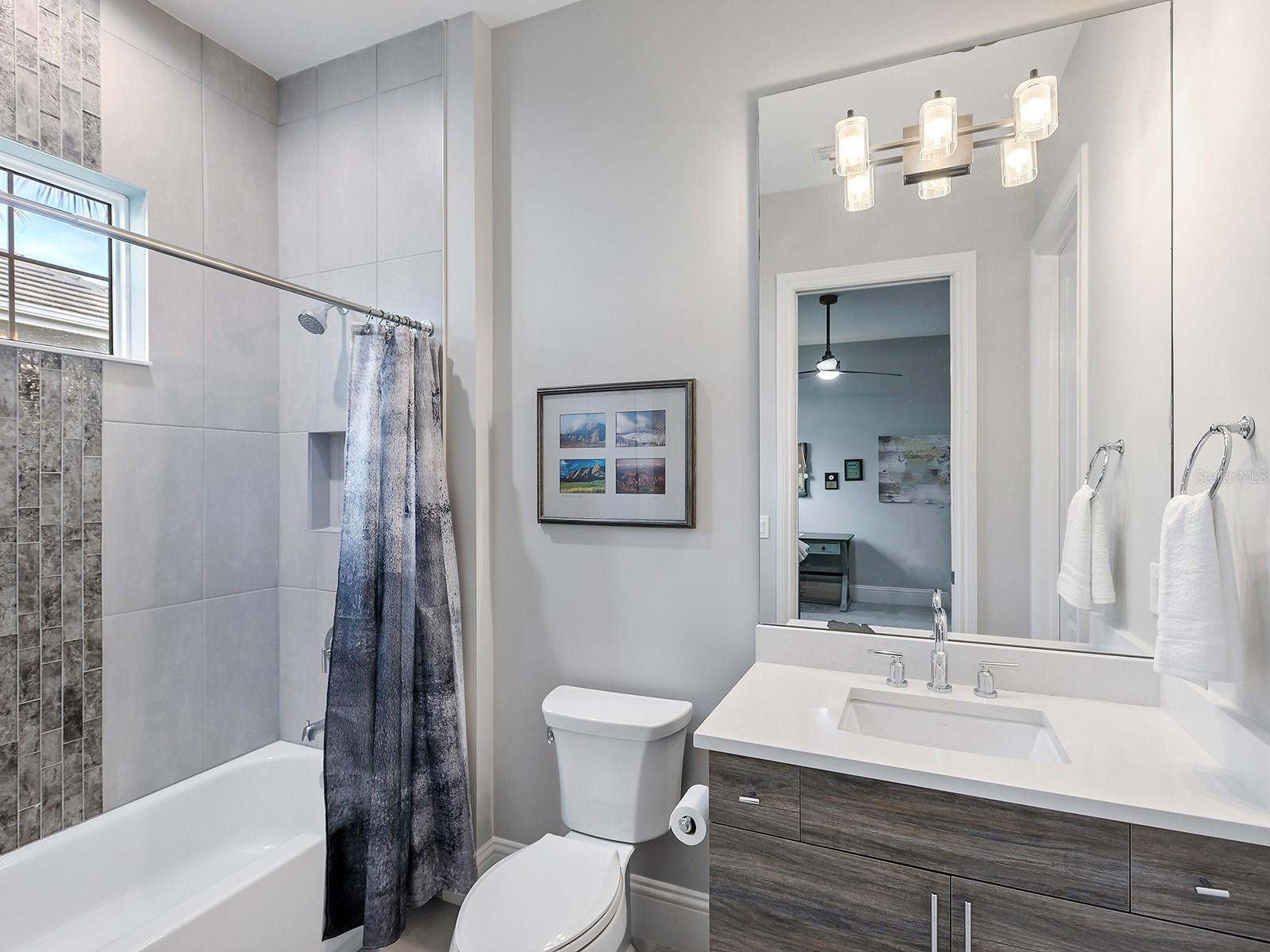 8556 PAVIA WAY, LAKEWOOD RANCH, FL, 34202