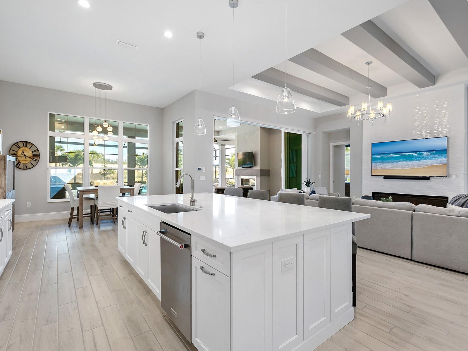 8556 PAVIA WAY, LAKEWOOD RANCH, FL, 34202