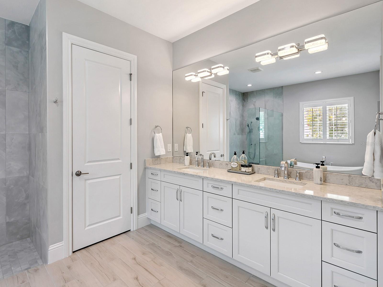 8556 PAVIA WAY, LAKEWOOD RANCH, FL, 34202