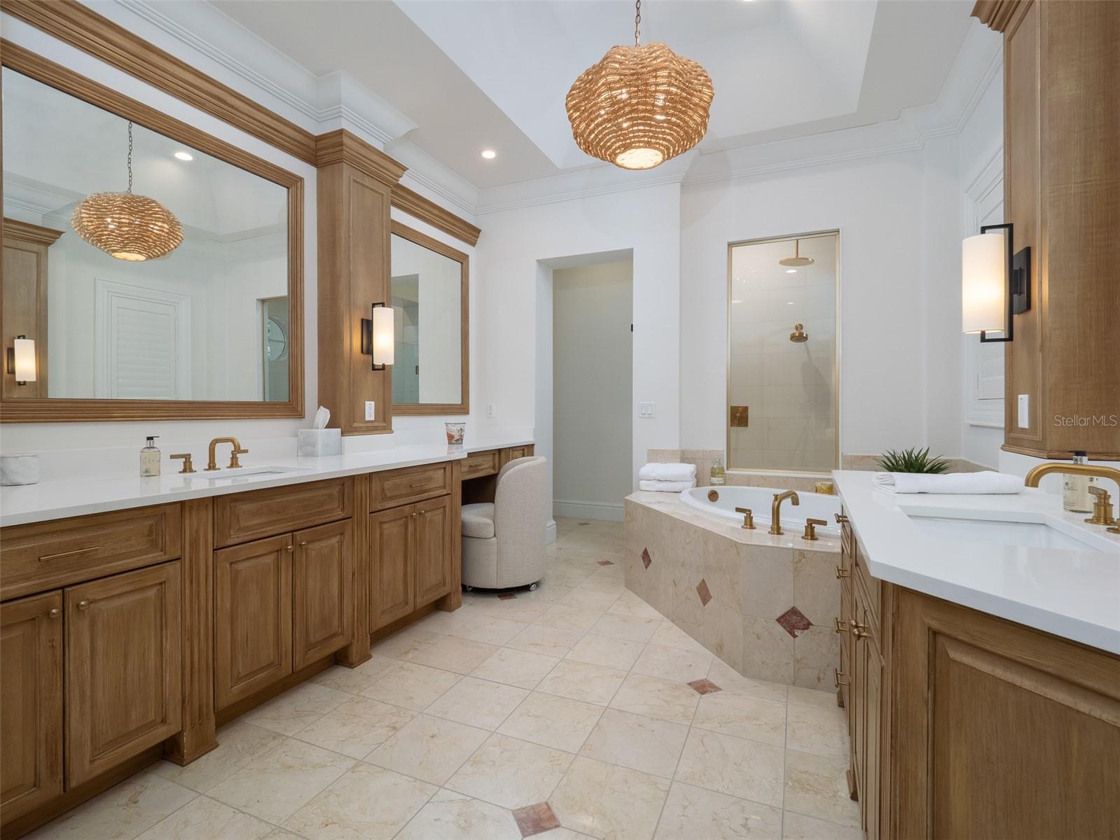 OM717772 Property Photo