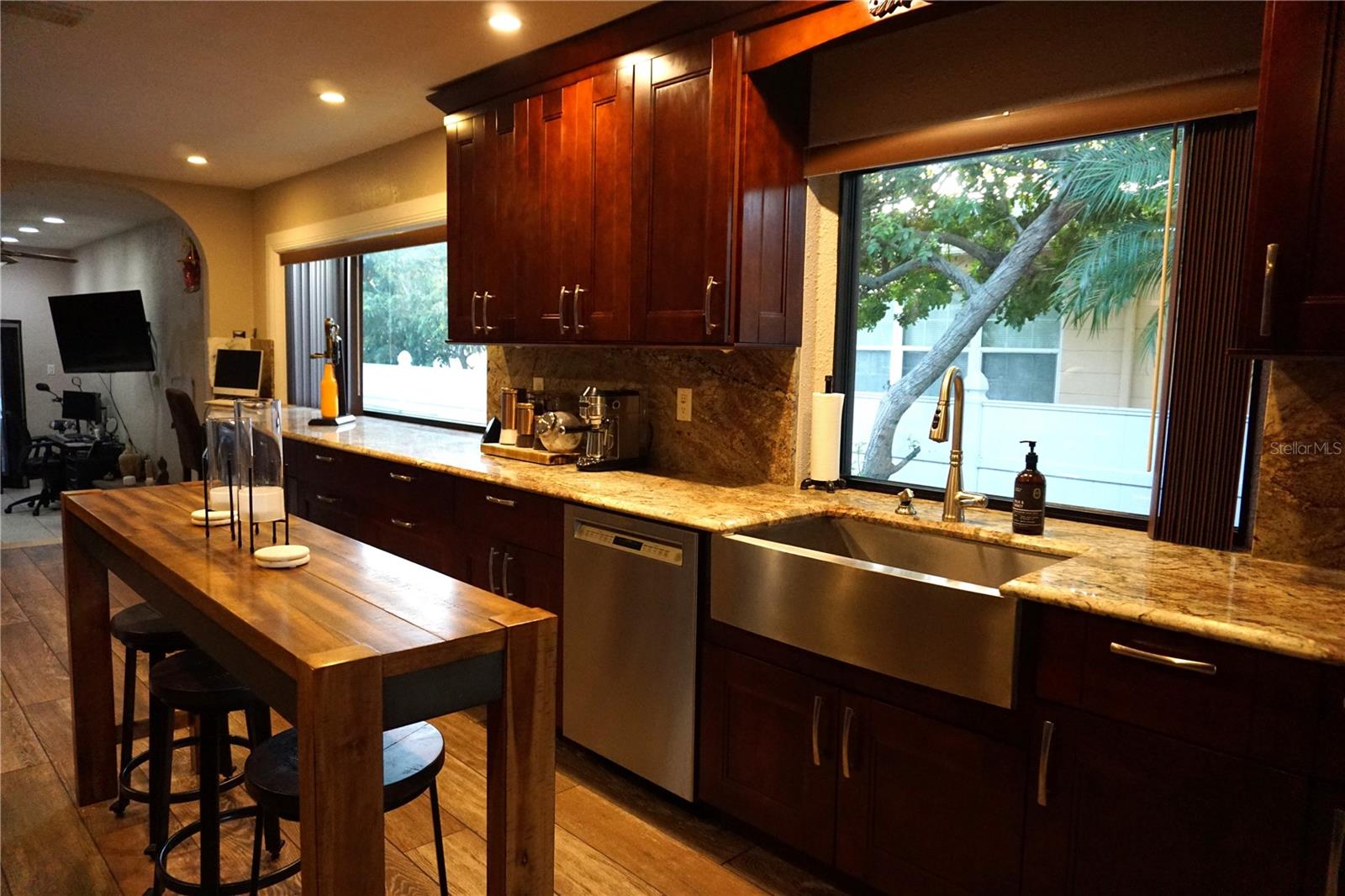 2300 37TH AVE N, ST PETERSBURG, FL, 33713