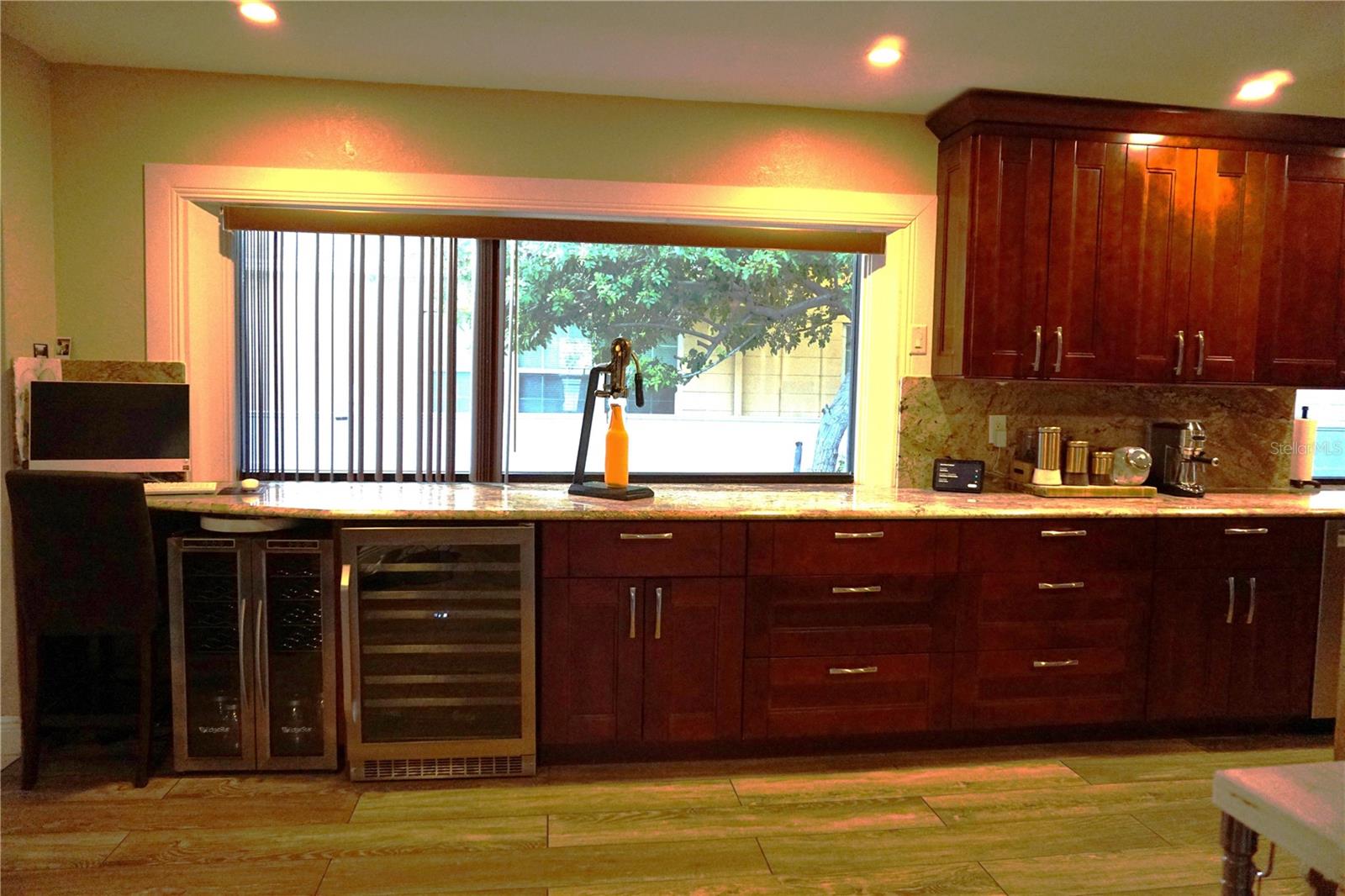 2300 37TH AVE N, ST PETERSBURG, FL, 33713