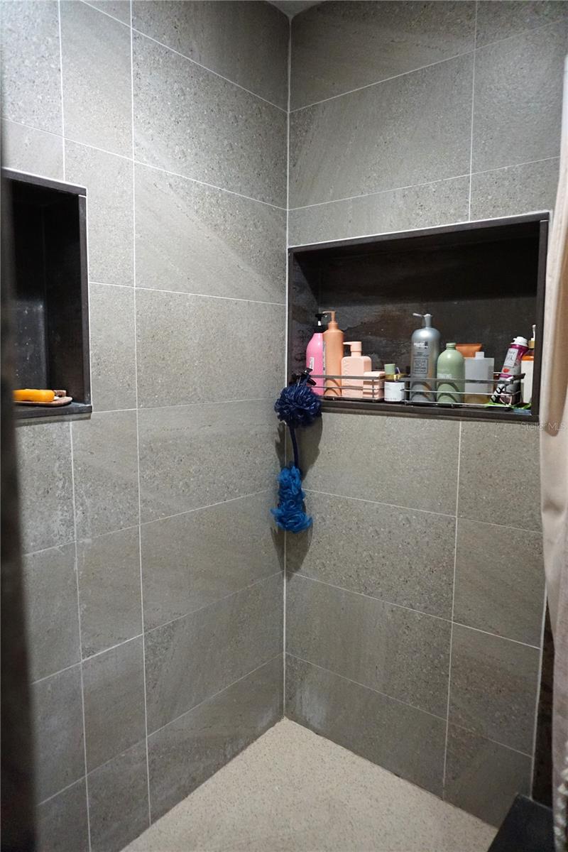 2300 37TH AVE N, ST PETERSBURG, FL, 33713