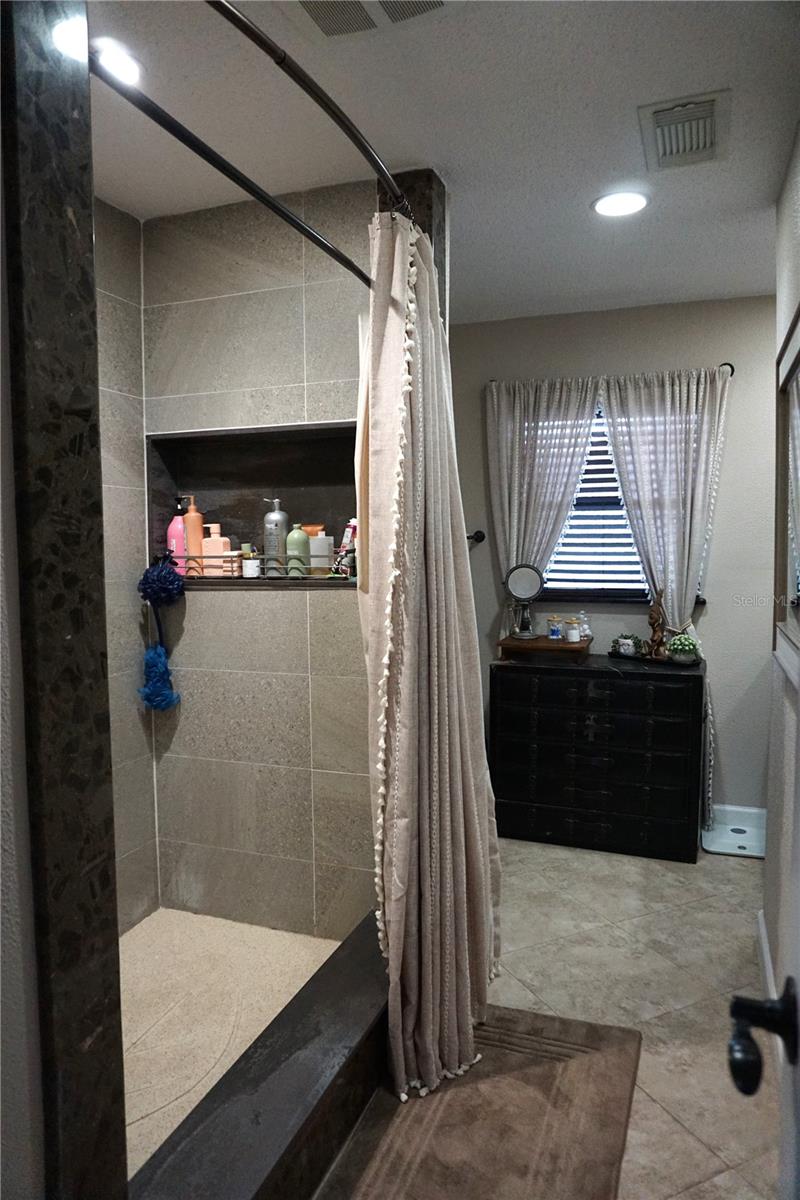 2300 37TH AVE N, ST PETERSBURG, FL, 33713