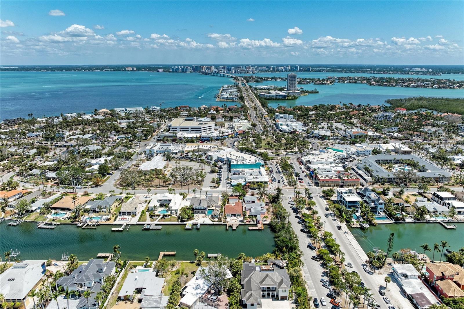 2705 S BRINK AVE, SARASOTA, FL, 34239