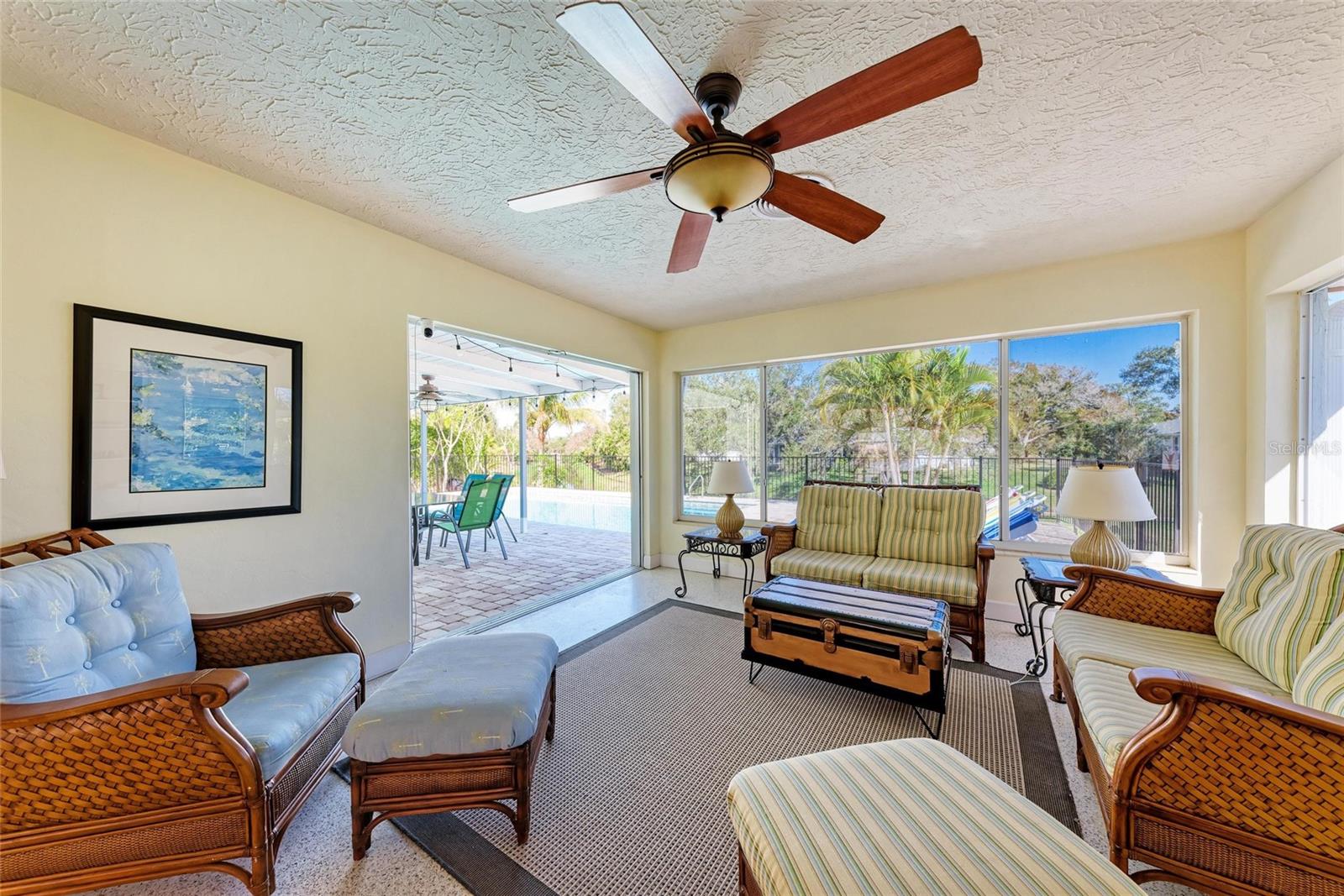 2705 S BRINK AVE, SARASOTA, FL, 34239