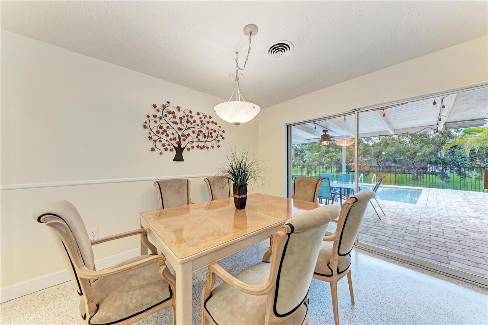 2705 S BRINK AVE, SARASOTA, FL, 34239