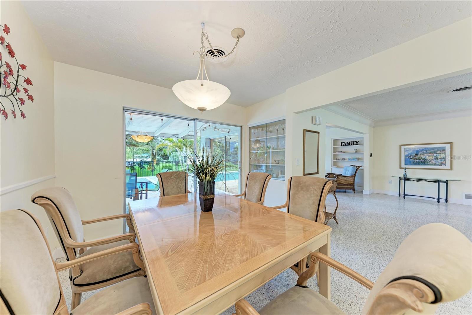 2705 S BRINK AVE, SARASOTA, FL, 34239