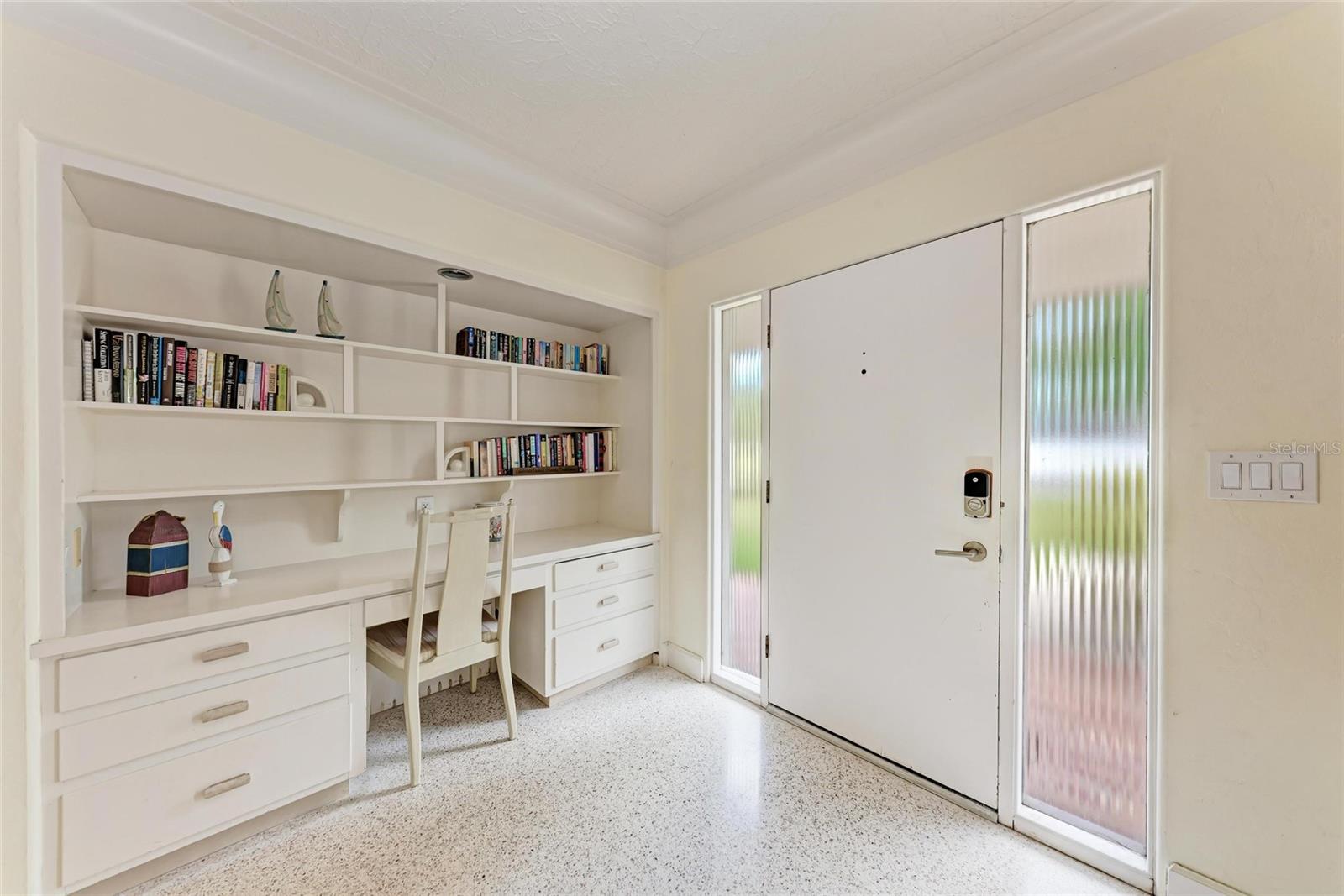 2705 S BRINK AVE, SARASOTA, FL, 34239