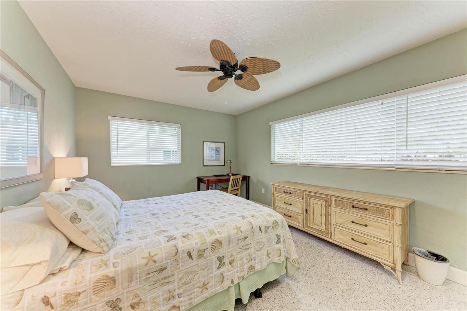 2705 S BRINK AVE, SARASOTA, FL, 34239