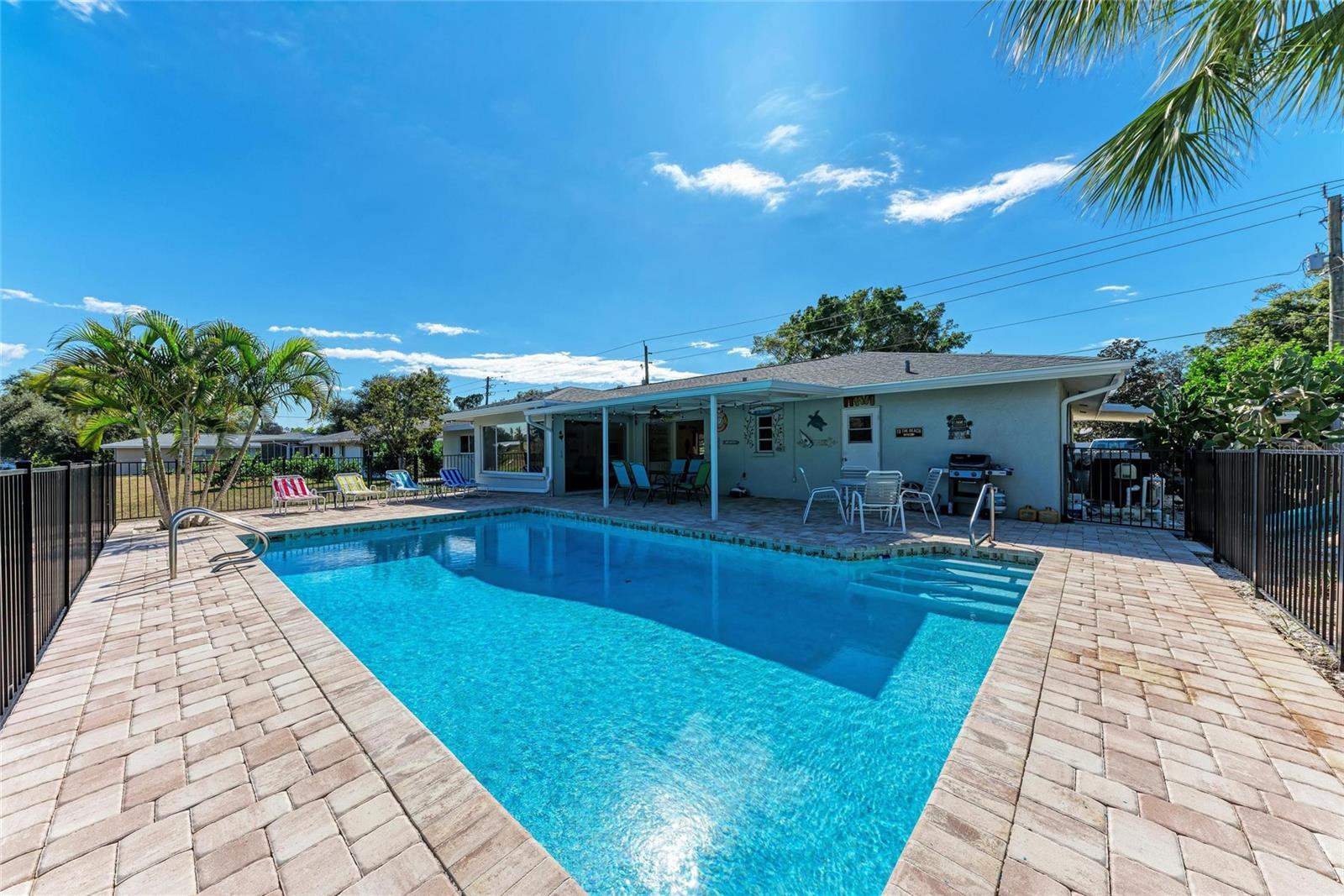 2705 S BRINK AVE, SARASOTA, FL, 34239