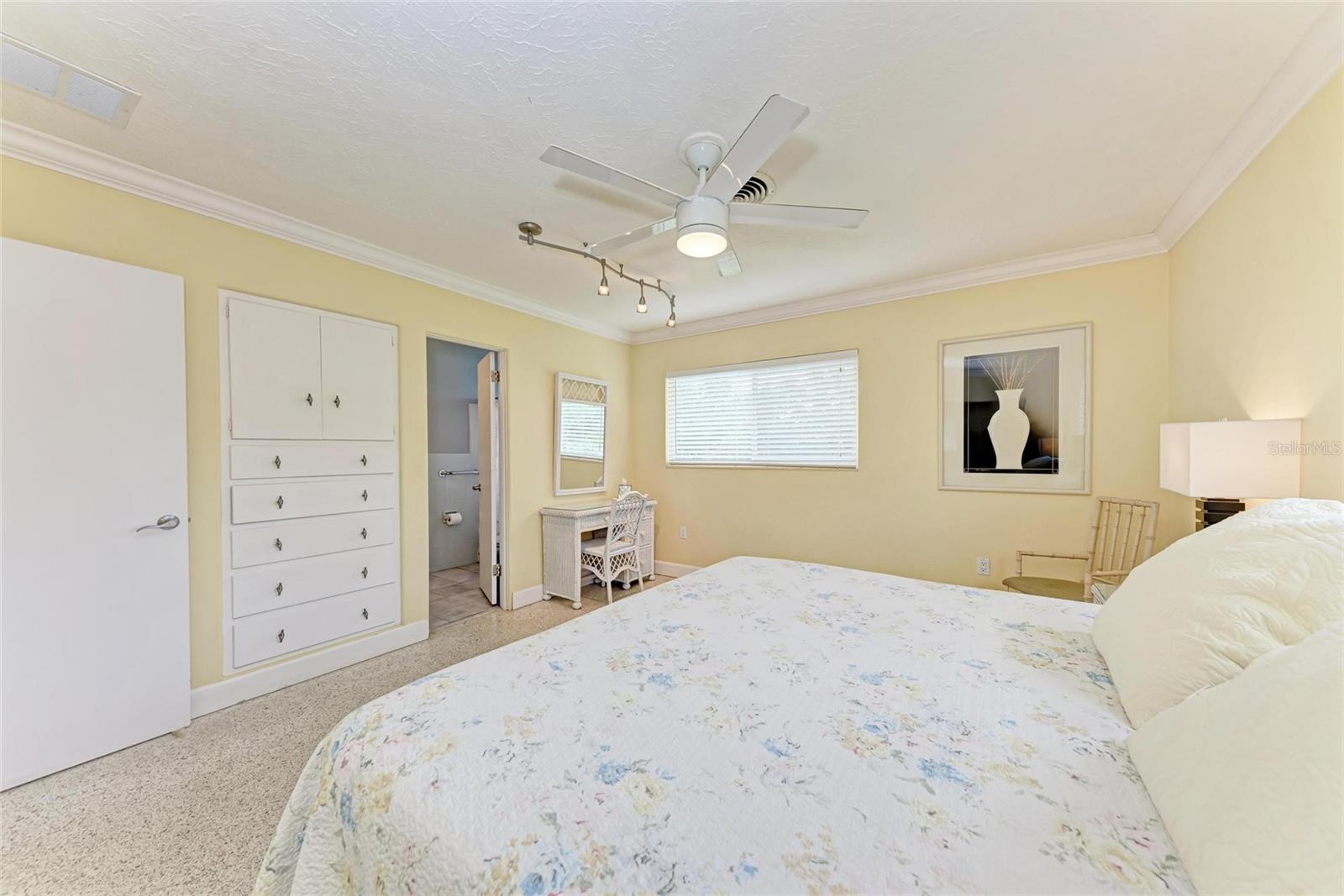 2705 S BRINK AVE, SARASOTA, FL, 34239