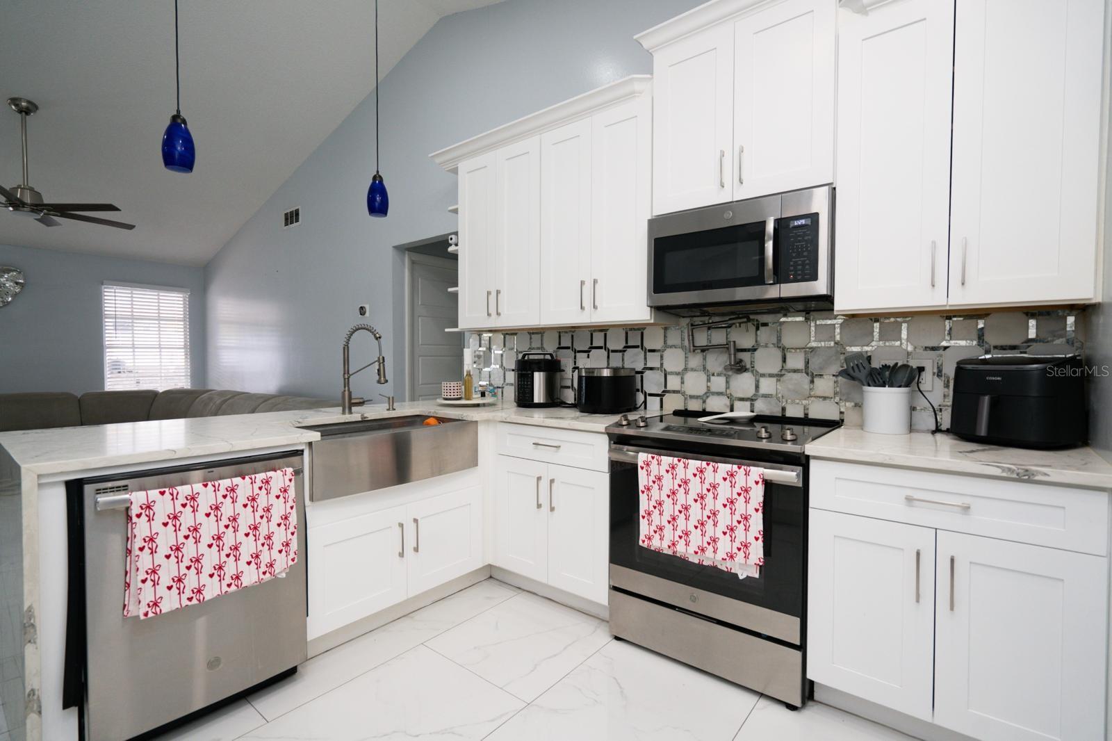 6502 YELLOWHAMMER AVE, TAMPA, FL, 33625