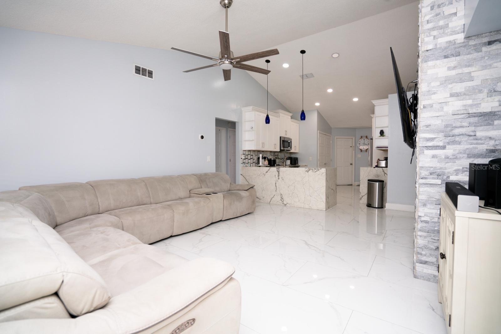 6502 YELLOWHAMMER AVE, TAMPA, FL, 33625