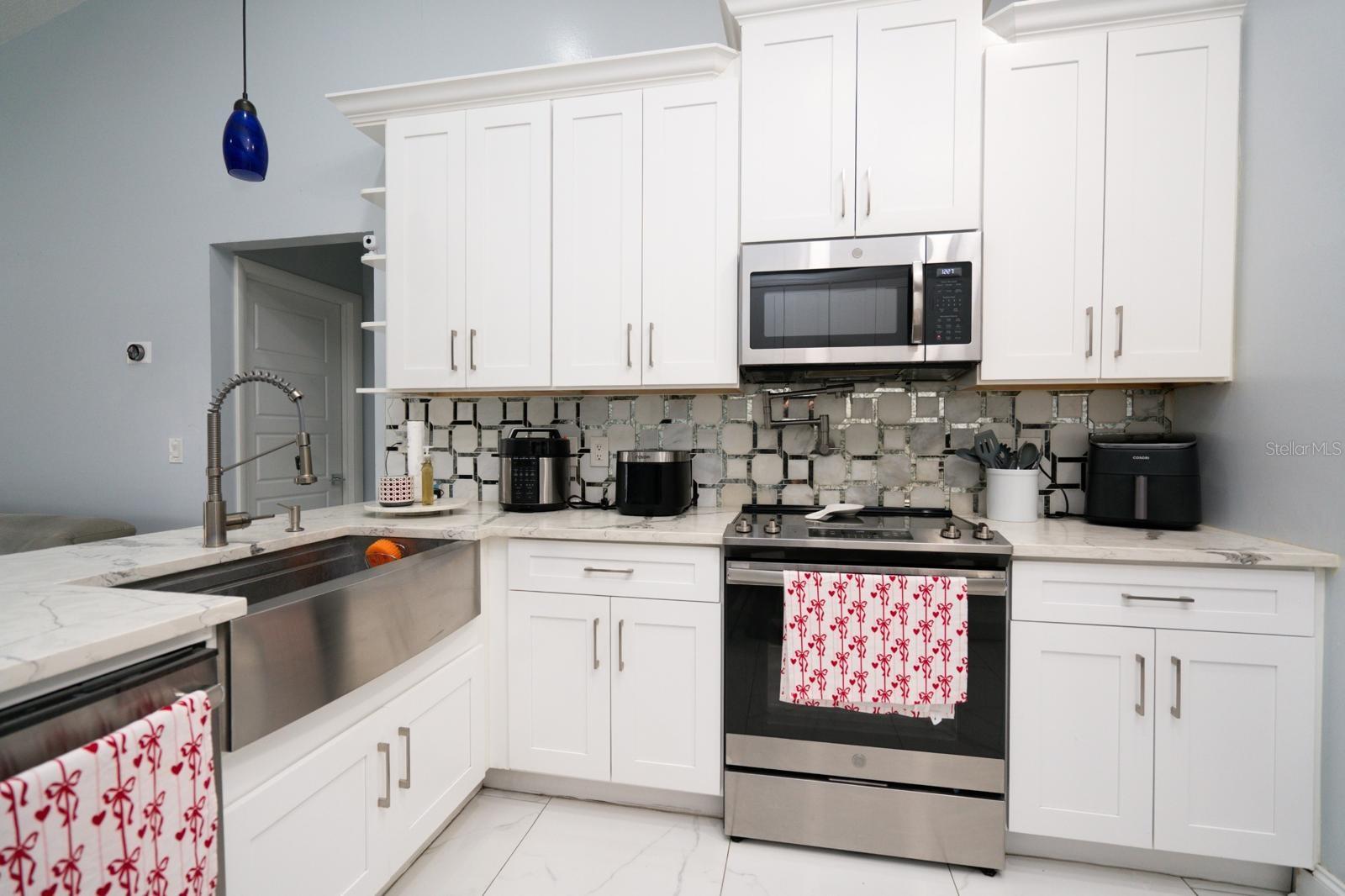 6502 YELLOWHAMMER AVE, TAMPA, FL, 33625