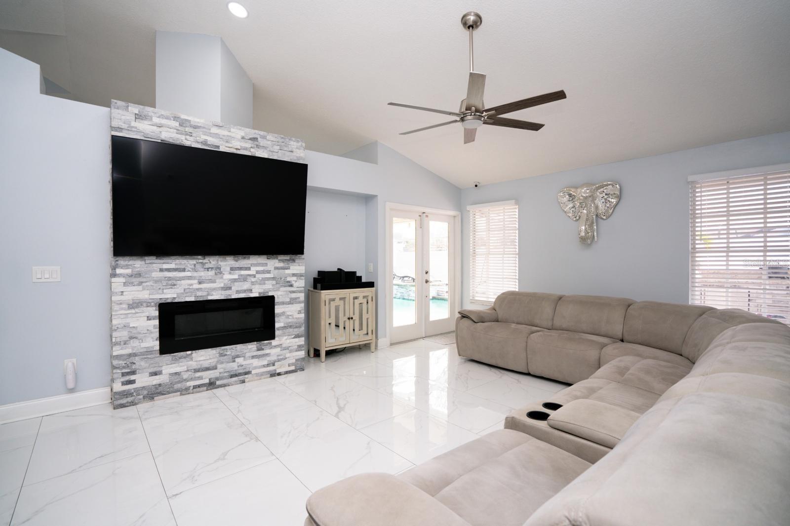 6502 YELLOWHAMMER AVE, TAMPA, FL, 33625